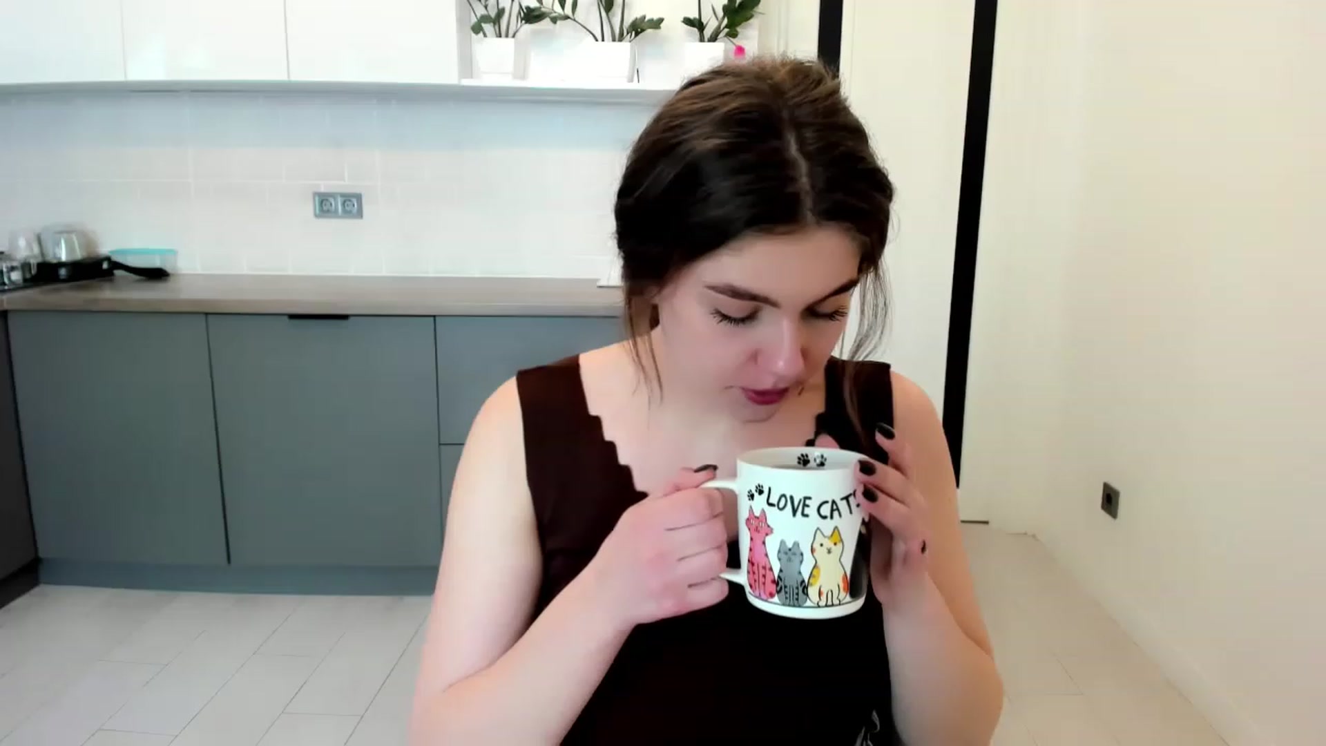 Gallery image thumbnail from VickiVong's myfreecams stream on, 12/21/2022, 11:26 image 15 of 20