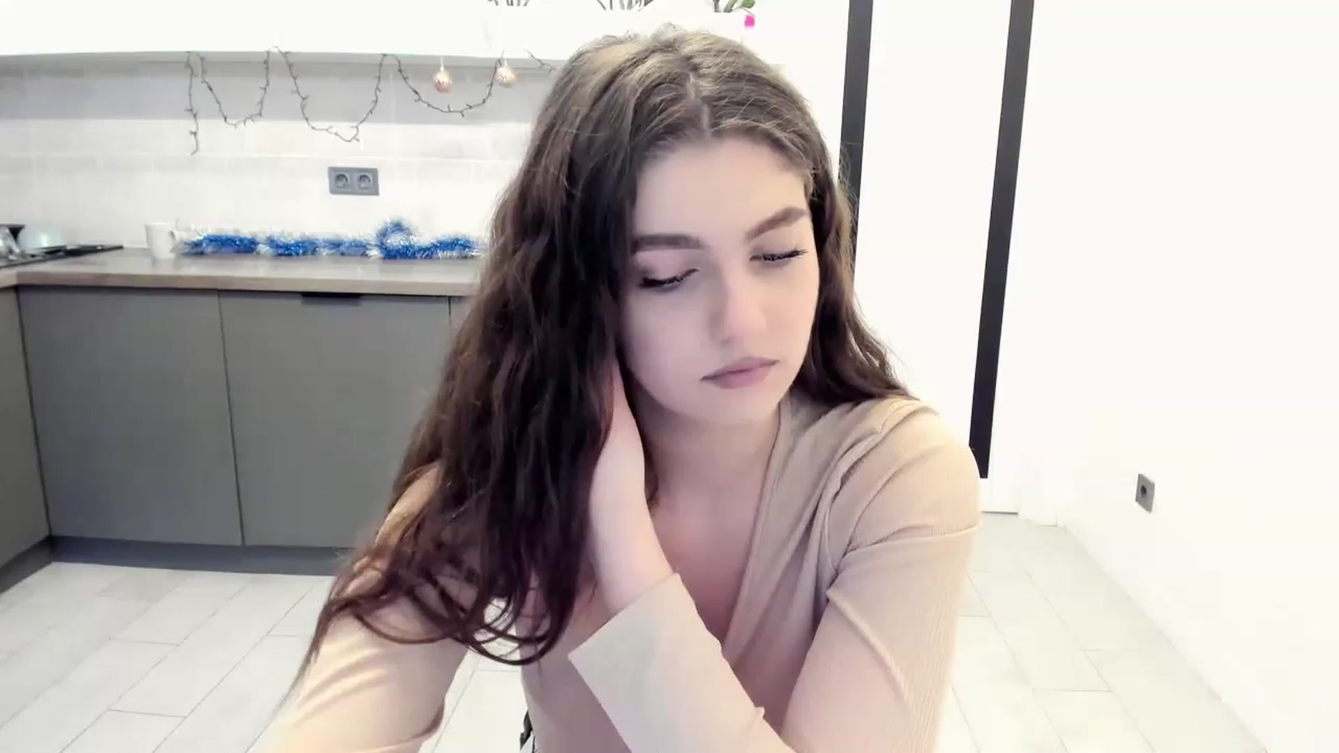 Gallery image thumbnail from VickiVong's myfreecams stream on, 12/25/2022, 12:40 image 13 of 20