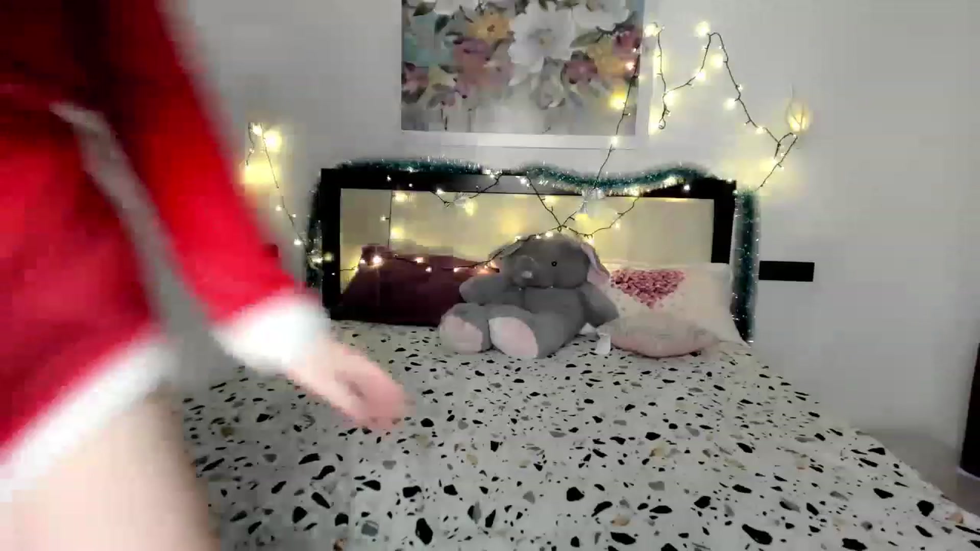 Gallery image thumbnail from VickiVong's myfreecams stream on, 12/26/2022, 12:38 image 5 of 20