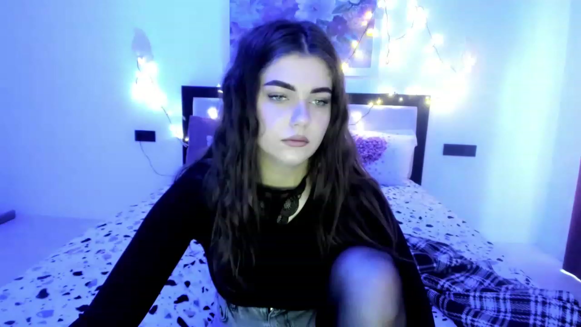 Gallery image thumbnail from VickiVong's myfreecams stream on, 12/29/2022, 10:53 image 15 of 20