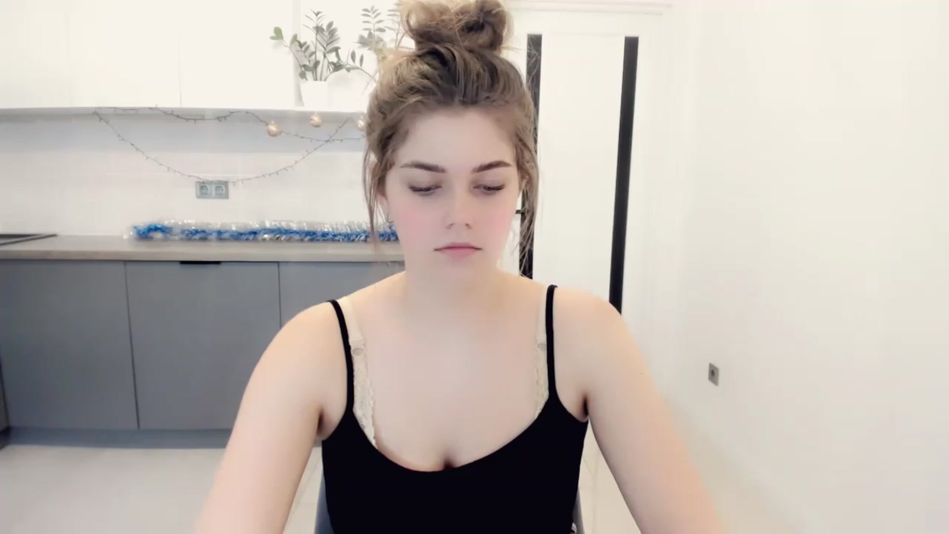 Gallery image thumbnail from VickiVong's myfreecams stream on, 01/05/2023, 11:51 image 17 of 20