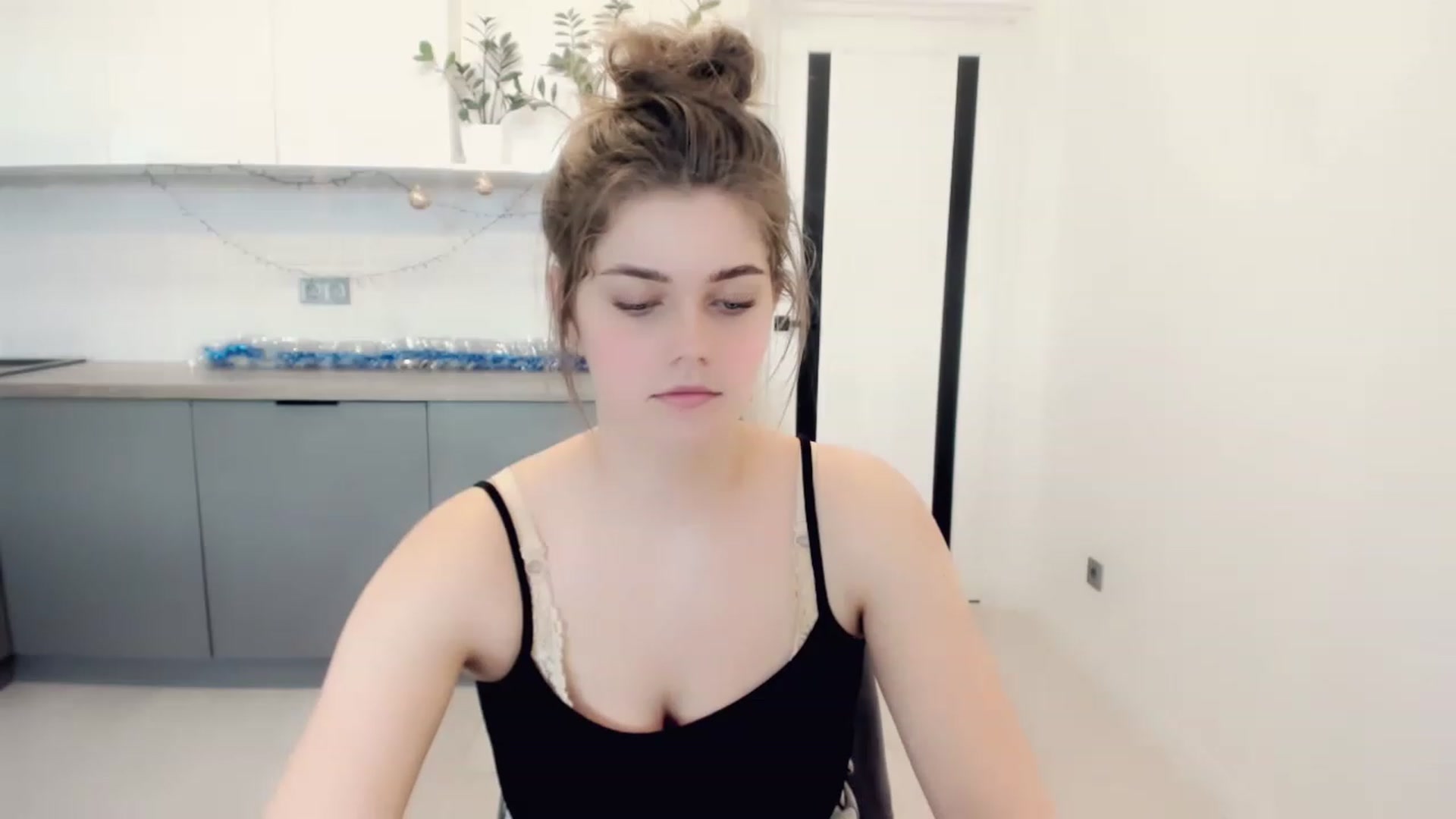 Gallery image thumbnail from VickiVong's myfreecams stream on, 01/05/2023, 11:51 image 10 of 20