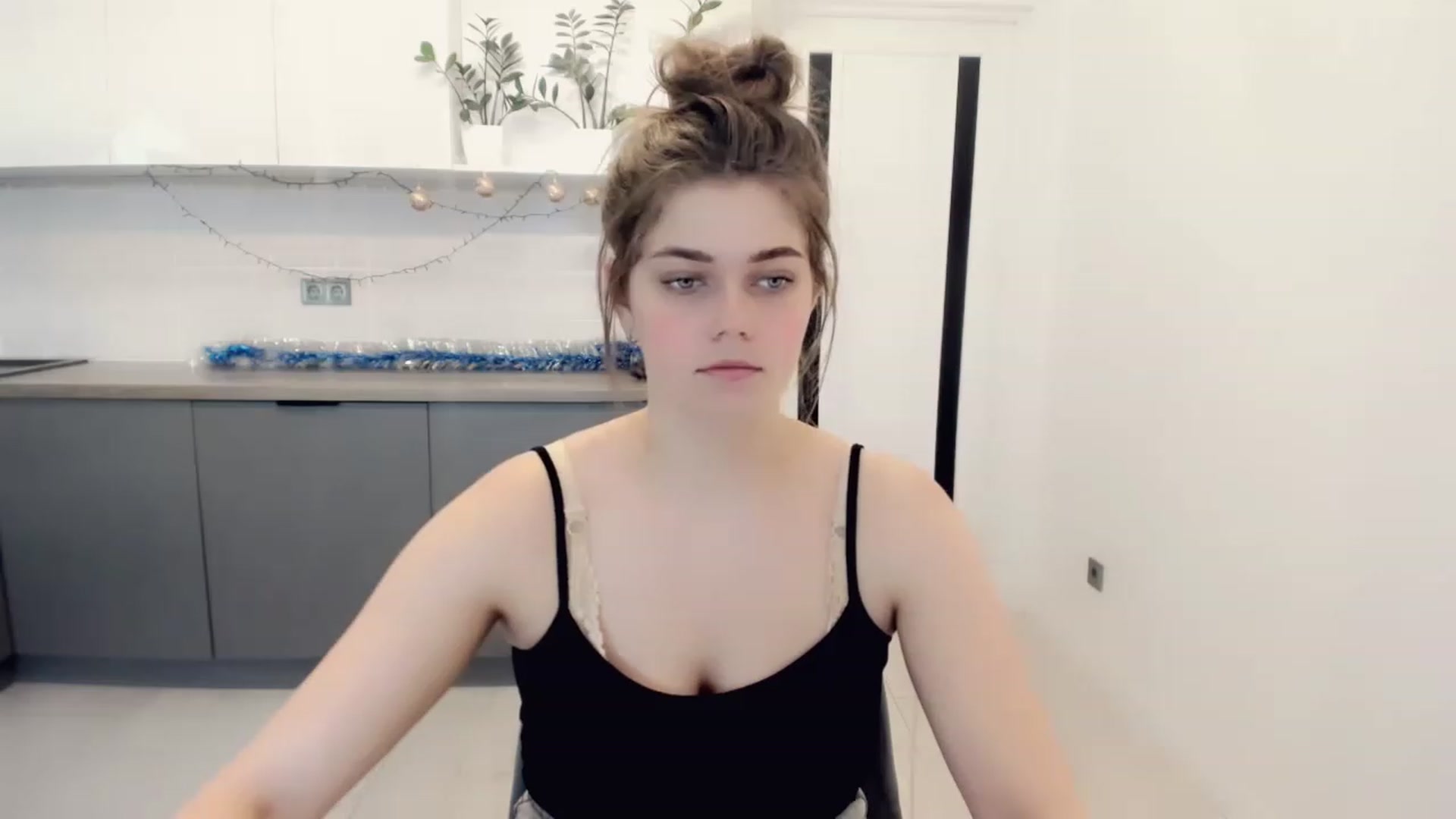Gallery image thumbnail from VickiVong's myfreecams stream on, 01/05/2023, 11:51 image 14 of 20