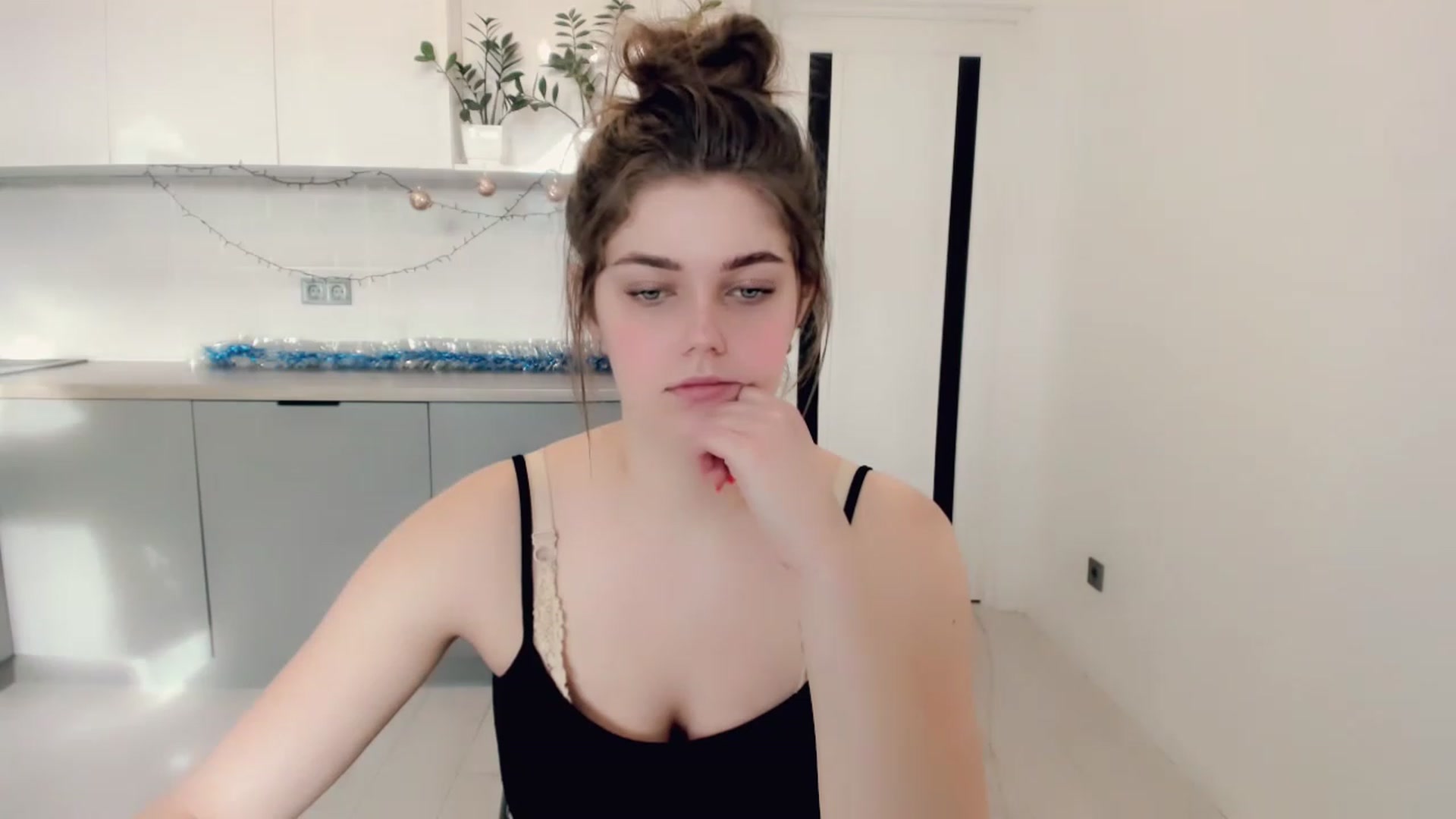 Gallery image thumbnail from VickiVong's myfreecams stream on, 01/05/2023, 11:51 image 3 of 20