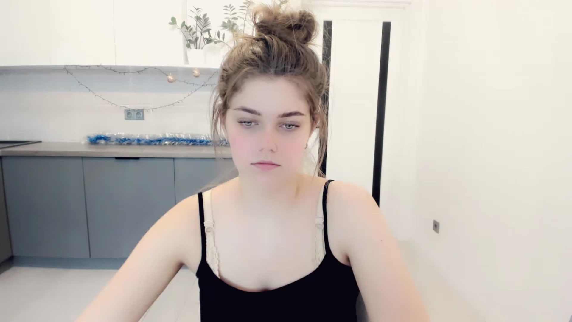 Gallery image thumbnail from VickiVong's myfreecams stream on, 01/05/2023, 12:58 image 12 of 20