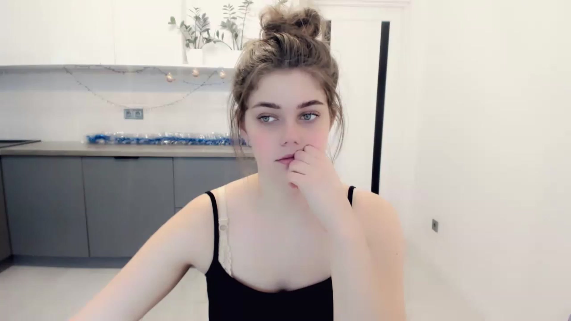 Gallery image thumbnail from VickiVong's myfreecams stream on, 01/05/2023, 12:58 image 5 of 20