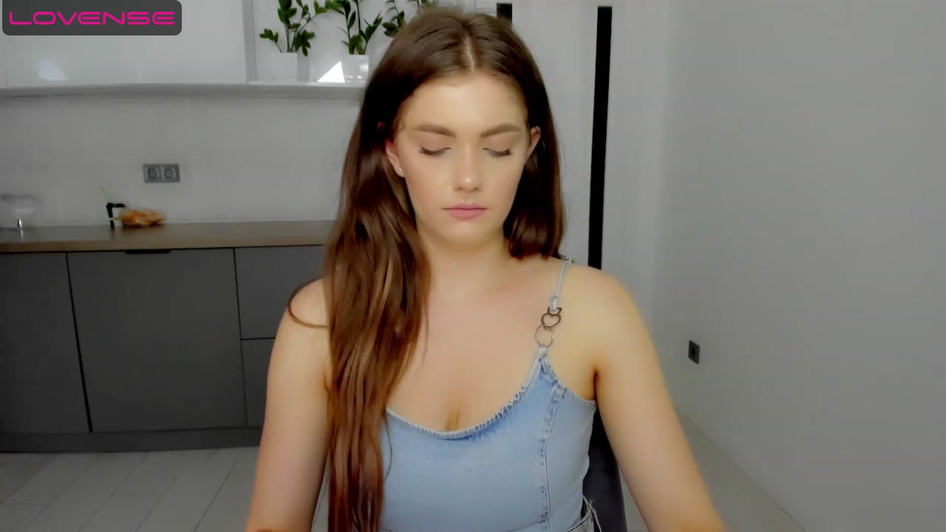 Gallery image thumbnail from VickiVong's myfreecams stream on, 06/27/2023, 10:03 image 13 of 20