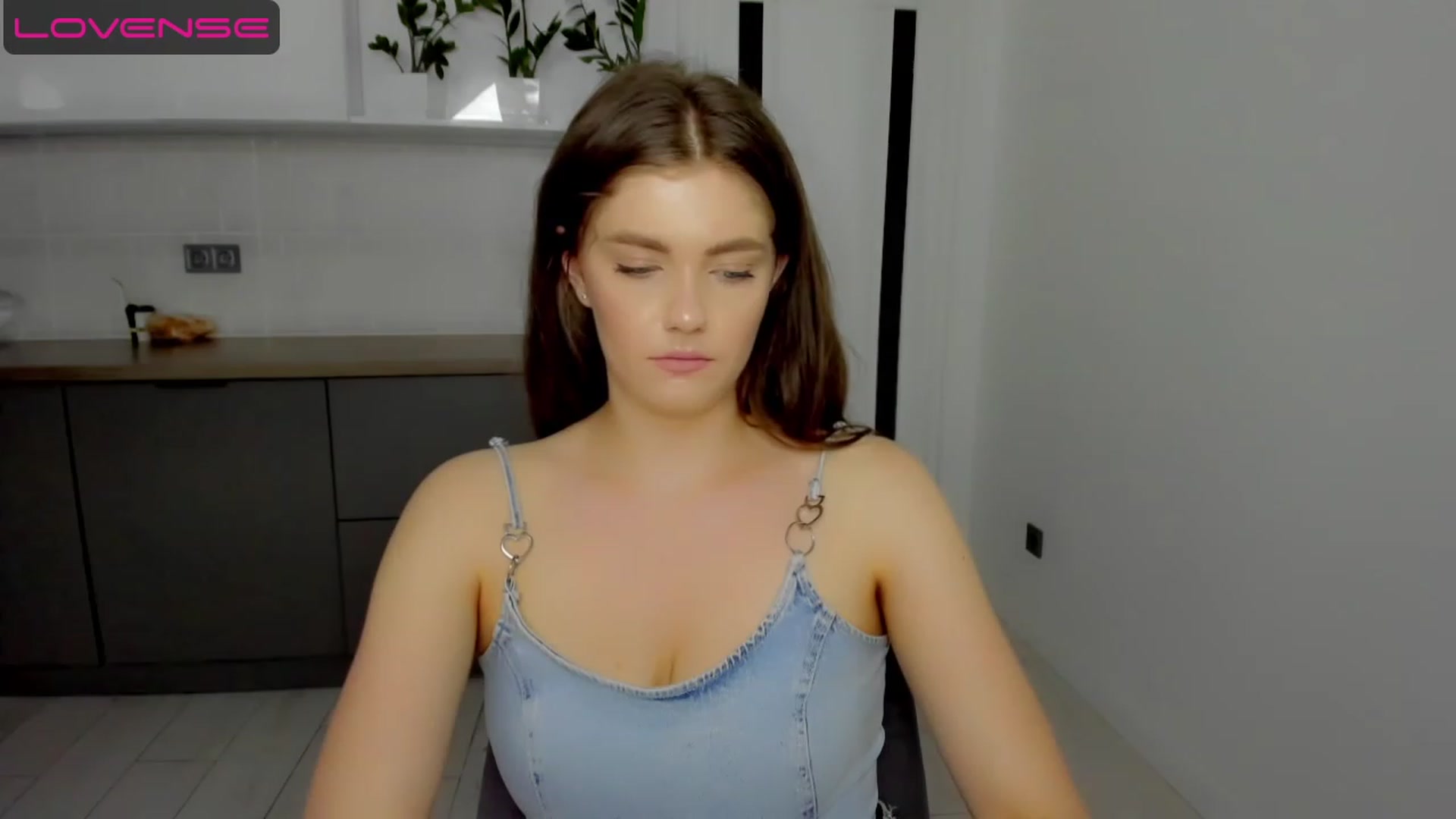 Gallery image thumbnail from VickiVong's myfreecams stream on, 06/27/2023, 10:22 image 6 of 20