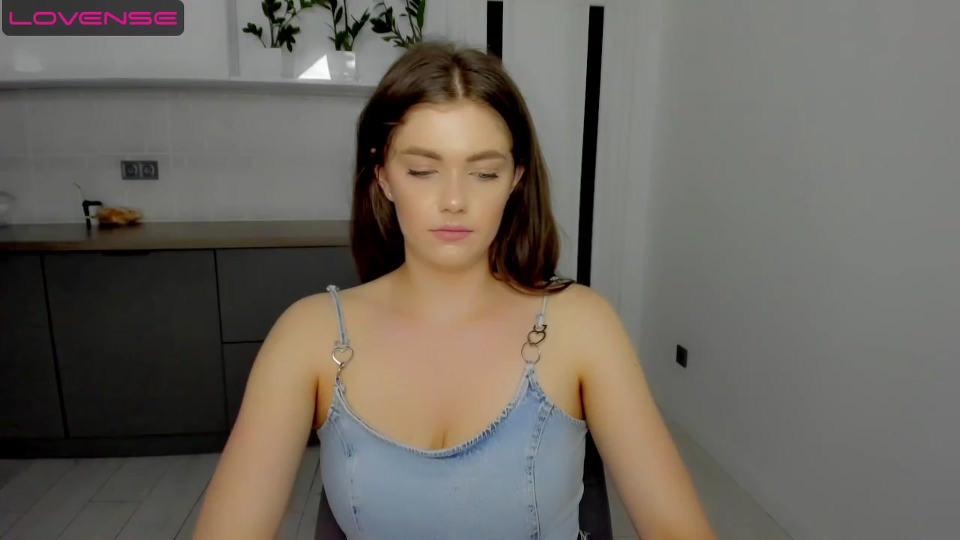 Gallery image thumbnail from VickiVong's myfreecams stream on, 06/27/2023, 10:22 image 5 of 20