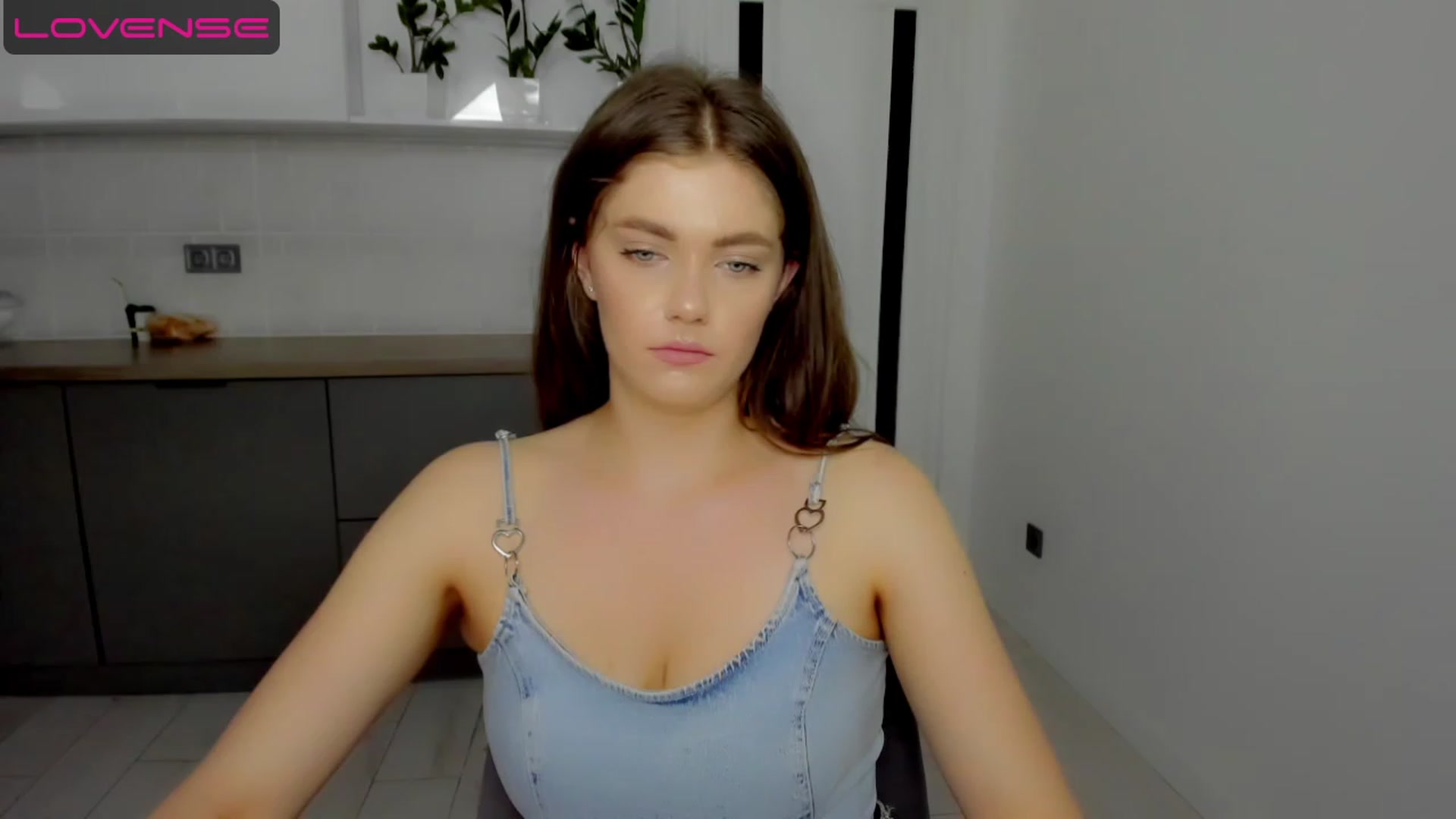Gallery image thumbnail from VickiVong's myfreecams stream on, 06/27/2023, 10:22 image 7 of 20