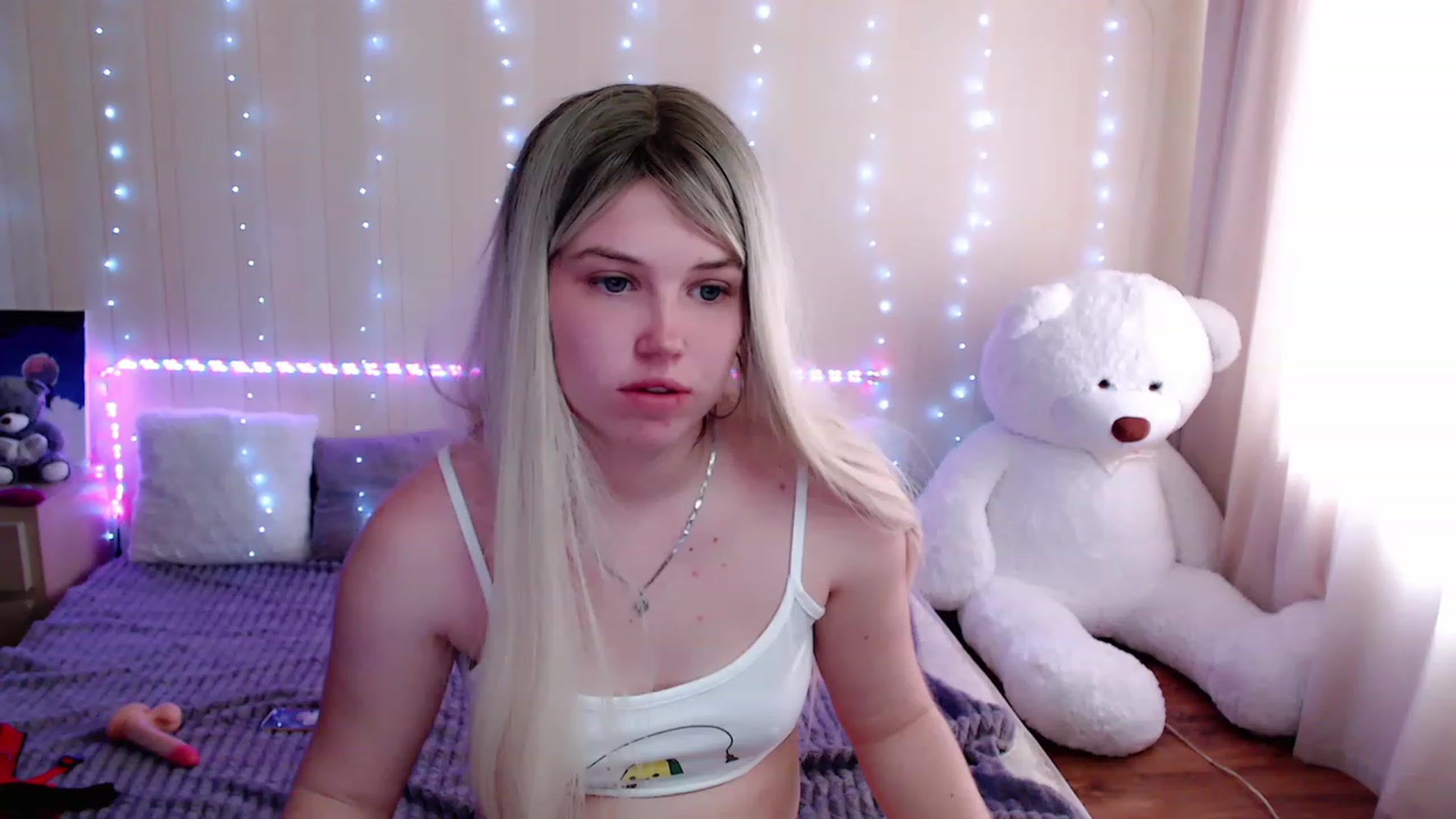 Gallery image thumbnail from Vicki_E's myfreecams stream on, 04/21/2023, 14:05 image 10 of 20