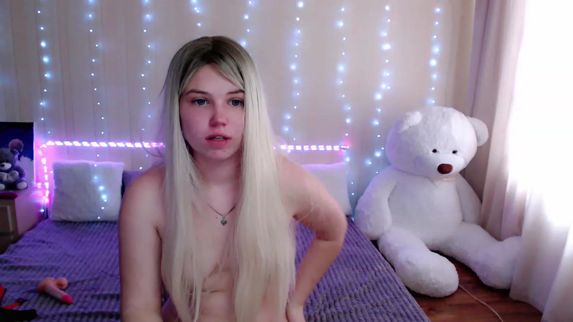 Gallery image thumbnail from Vicki_E's myfreecams stream on, 04/21/2023, 14:05 image 1 of 20