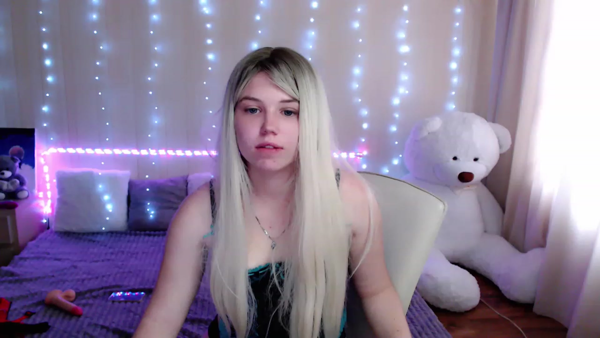 Gallery image thumbnail from Vicki_E's myfreecams stream on, 04/21/2023, 14:05 image 19 of 20
