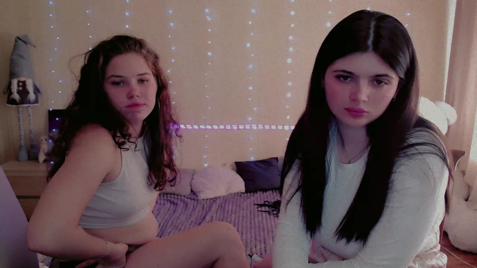 Gallery image thumbnail from Vicki_E's myfreecams stream on, 05/01/2023, 11:33 image 18 of 20