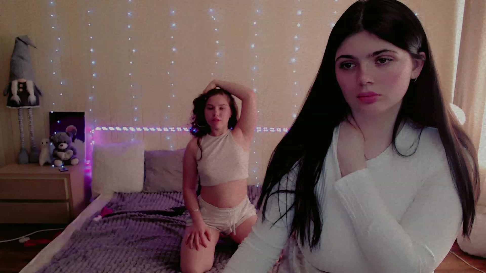 Gallery image thumbnail from Vicki_E's myfreecams stream on, 05/01/2023, 12:09 image 7 of 20