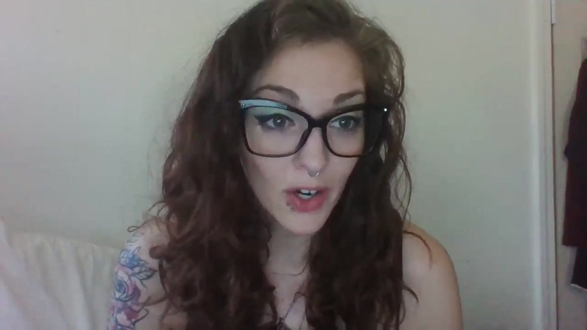 Gallery image thumbnail from Vicki_Rose's myfreecams stream on, 07/19/2024, 21:15 image 14 of 20