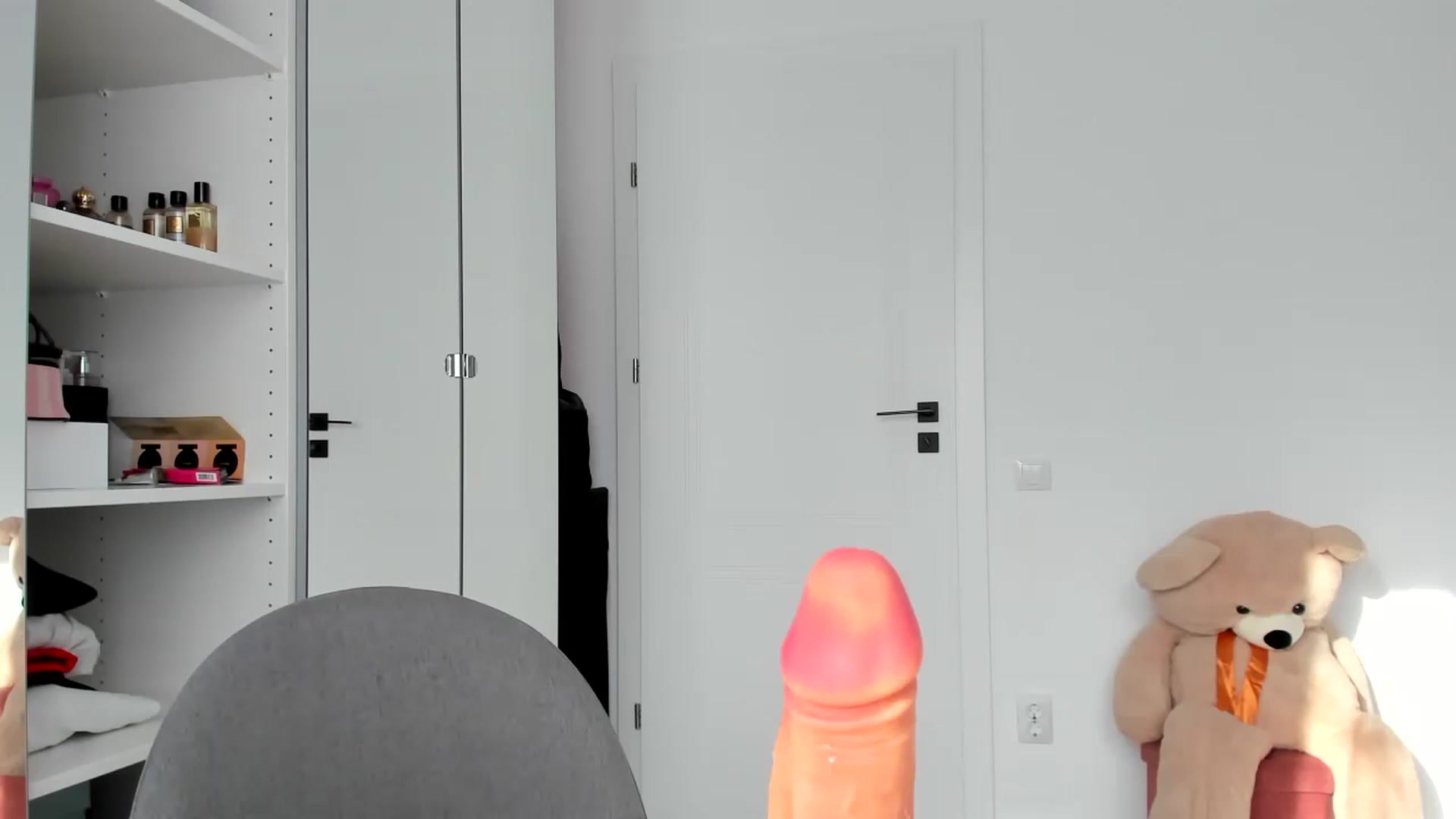 Gallery image thumbnail from Vicky96's myfreecams stream on, 11/22/2023, 11:42 image 13 of 20