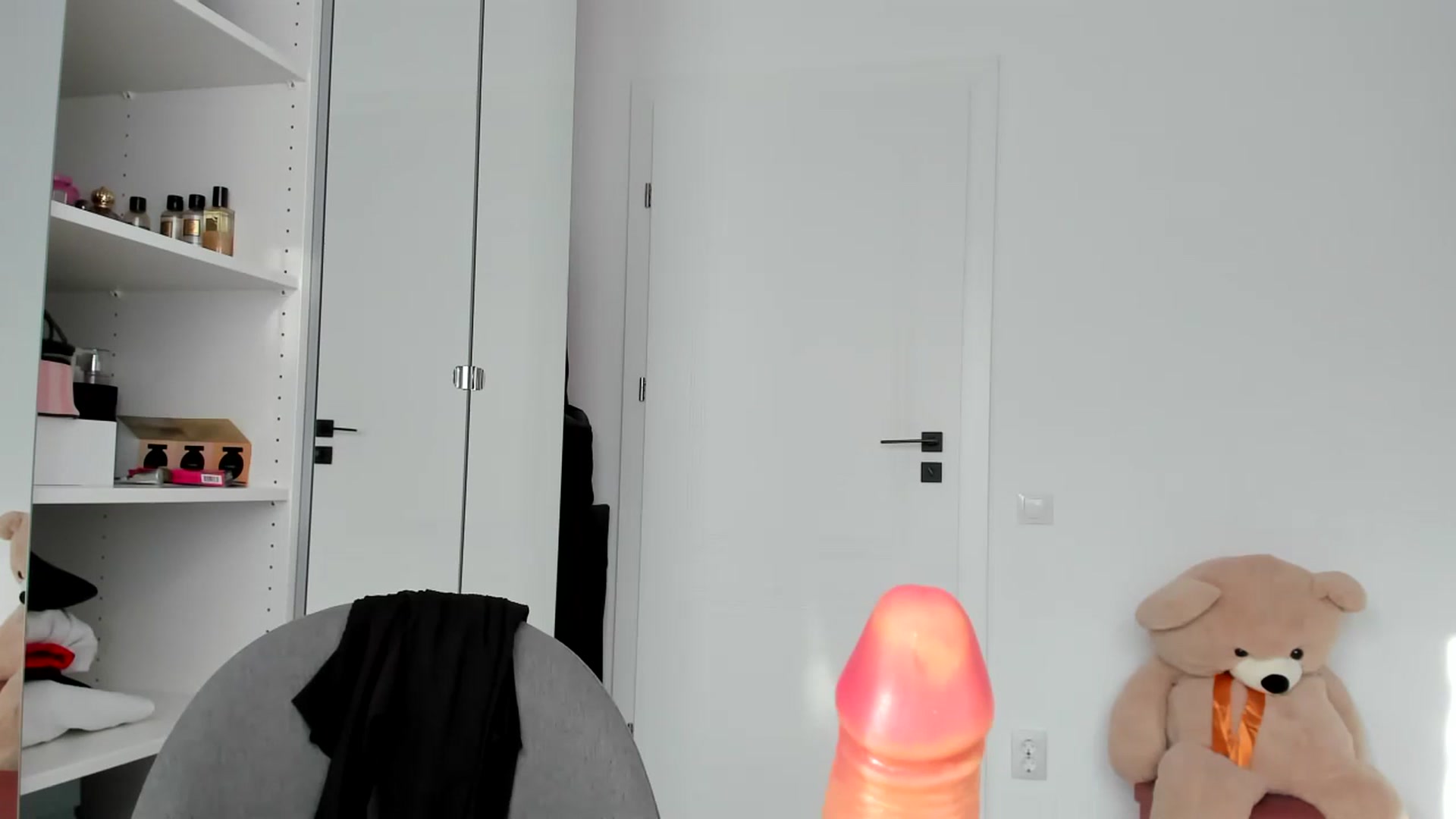 Gallery image thumbnail from Vicky96's myfreecams stream on, 11/22/2023, 11:42 image 19 of 20