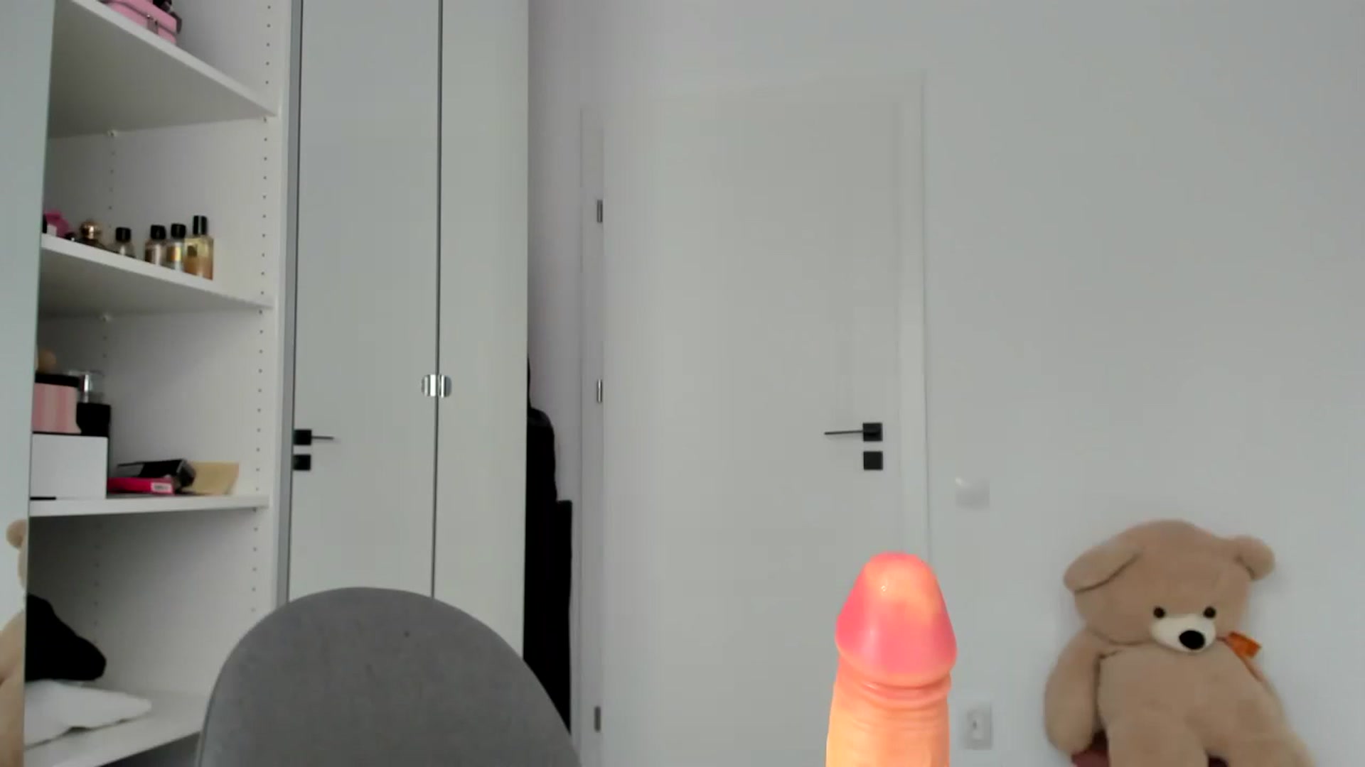 Gallery image thumbnail from Vicky96's myfreecams stream on, 11/23/2023, 11:49 image 19 of 20