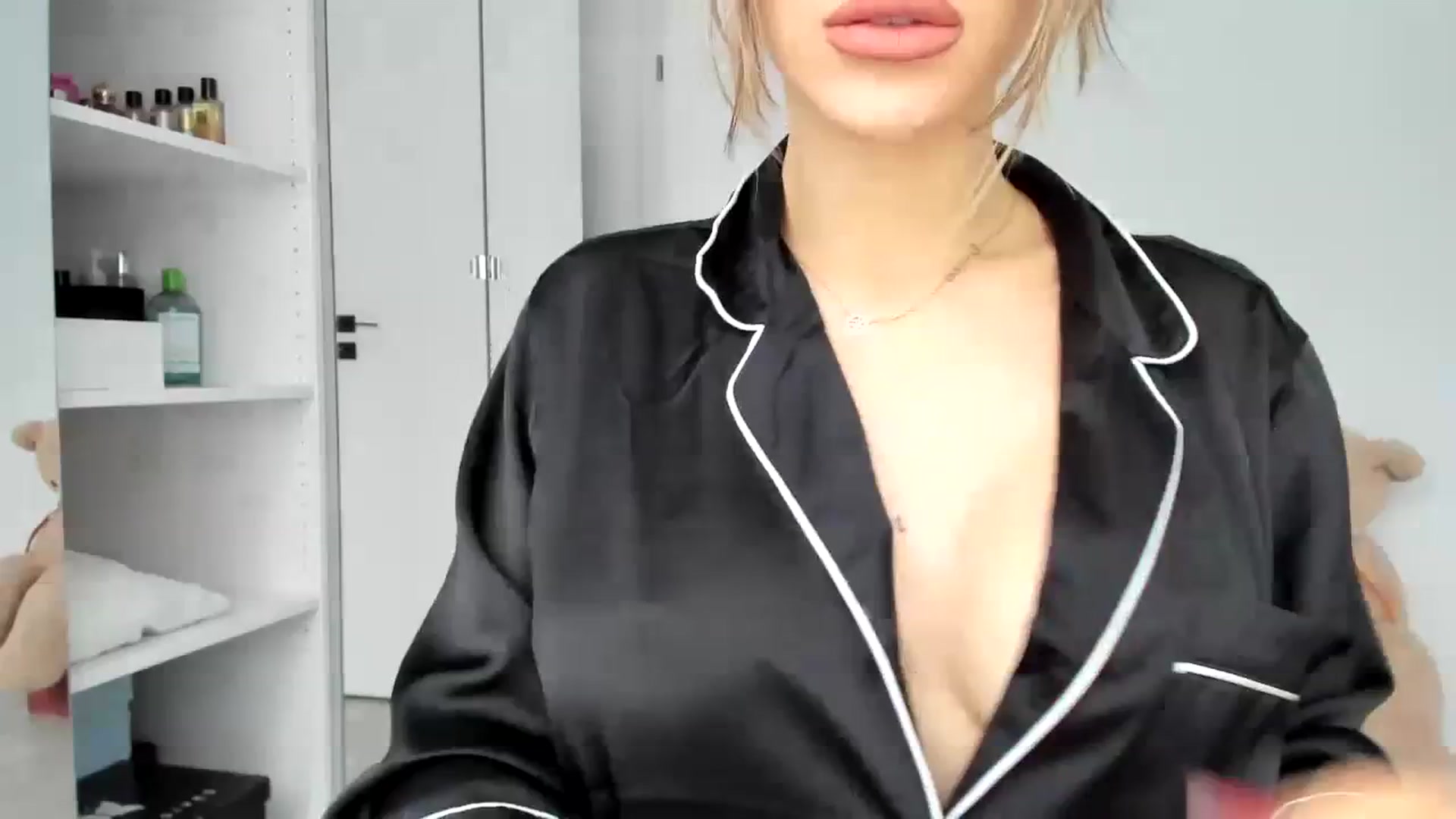 Gallery image thumbnail from Vicky96's myfreecams stream on, 11/27/2023, 11:44 image 9 of 20
