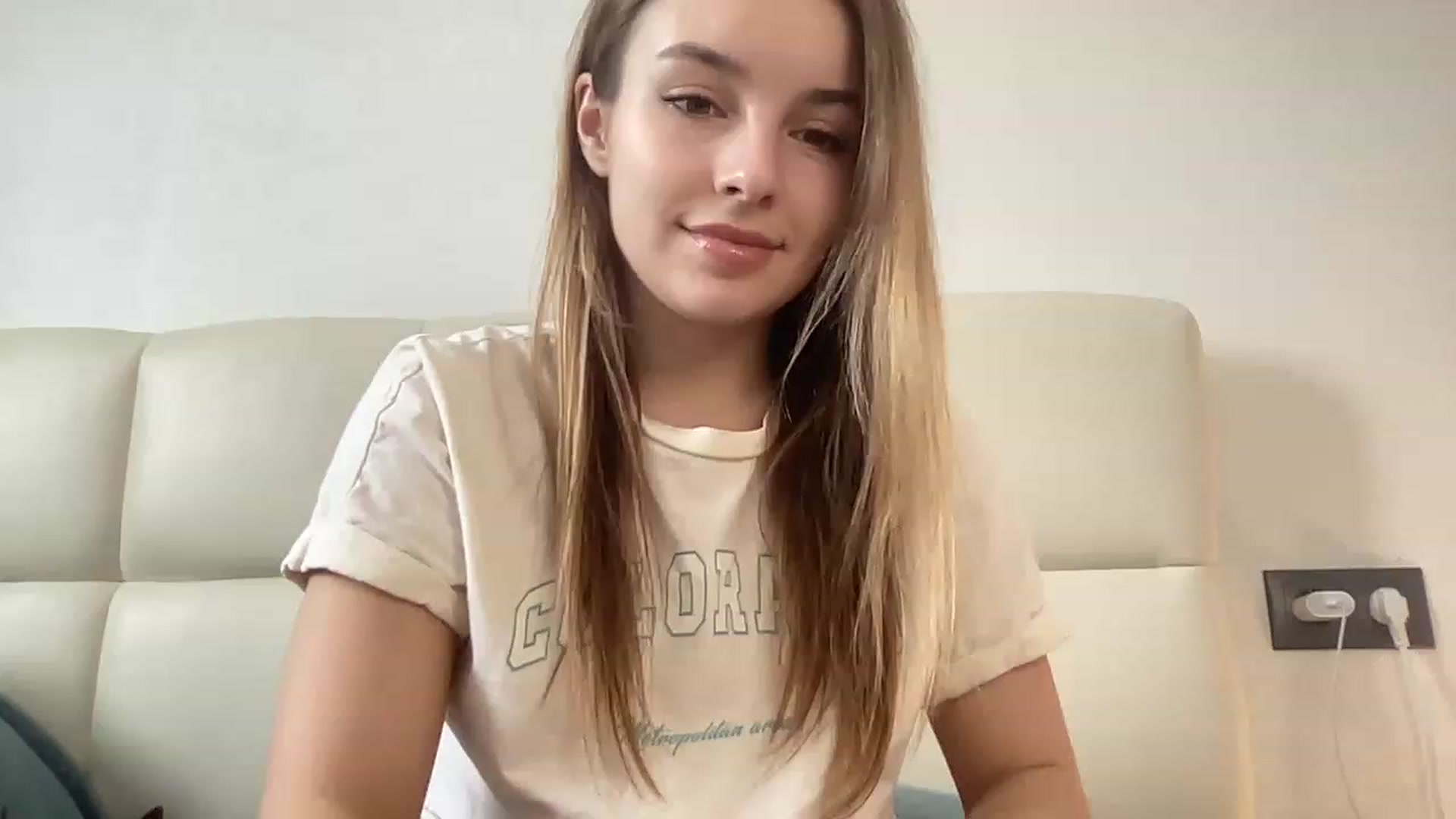 Gallery image thumbnail from VickyRoyal's myfreecams stream on, 02/05/2023, 12:05 image 4 of 20