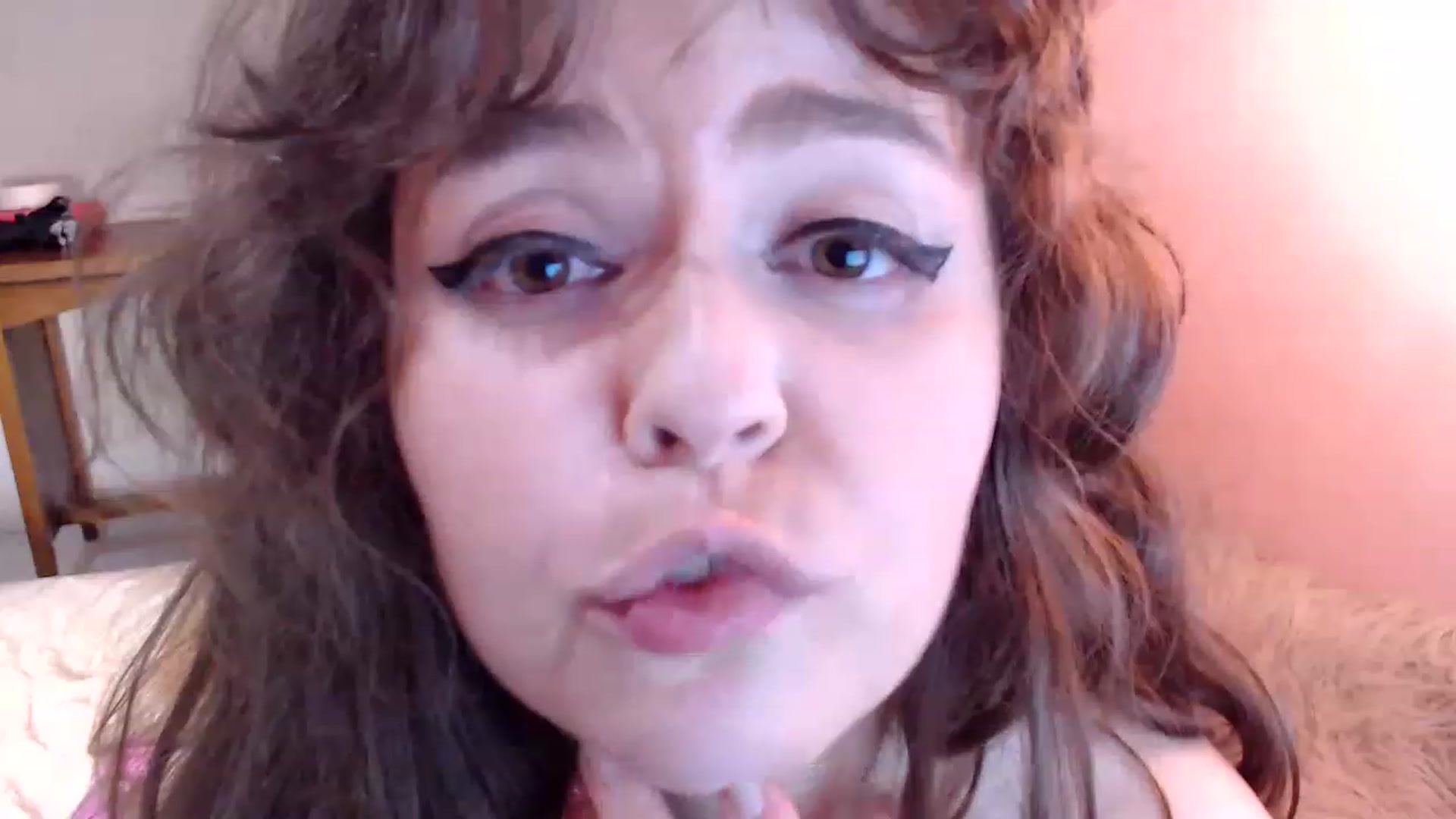 Gallery image thumbnail from Vickya_Vinci's myfreecams stream on, 11/15/2022, 10:00 image 20 of 20