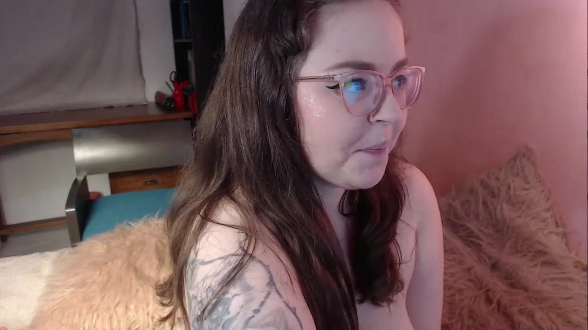 Gallery image thumbnail from Vickya_Vinci's myfreecams stream on, 11/28/2022, 06:18 image 11 of 20