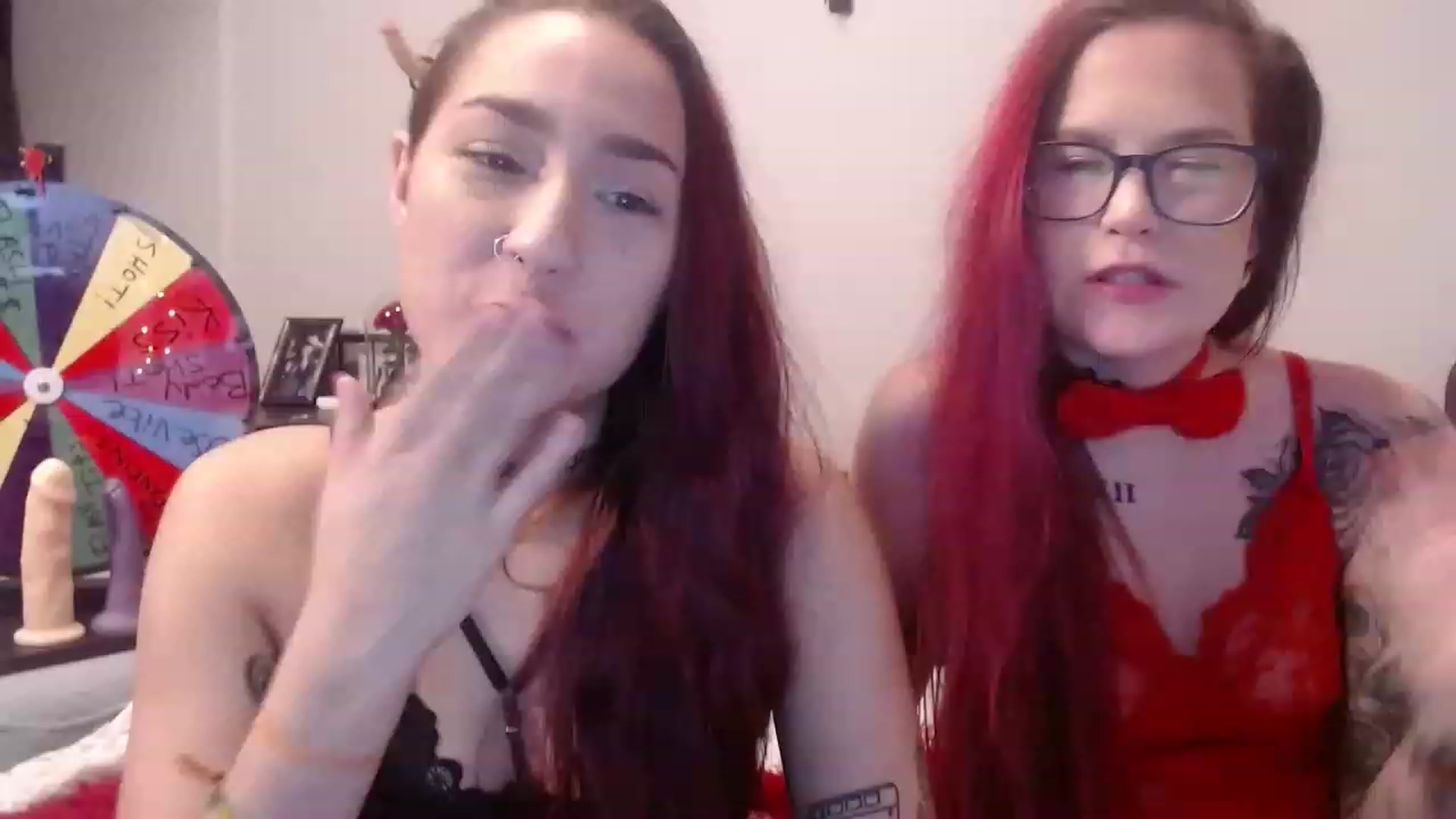 Gallery image thumbnail from Vickyx0x's myfreecams stream on, 12/18/2022, 04:26 image 16 of 20