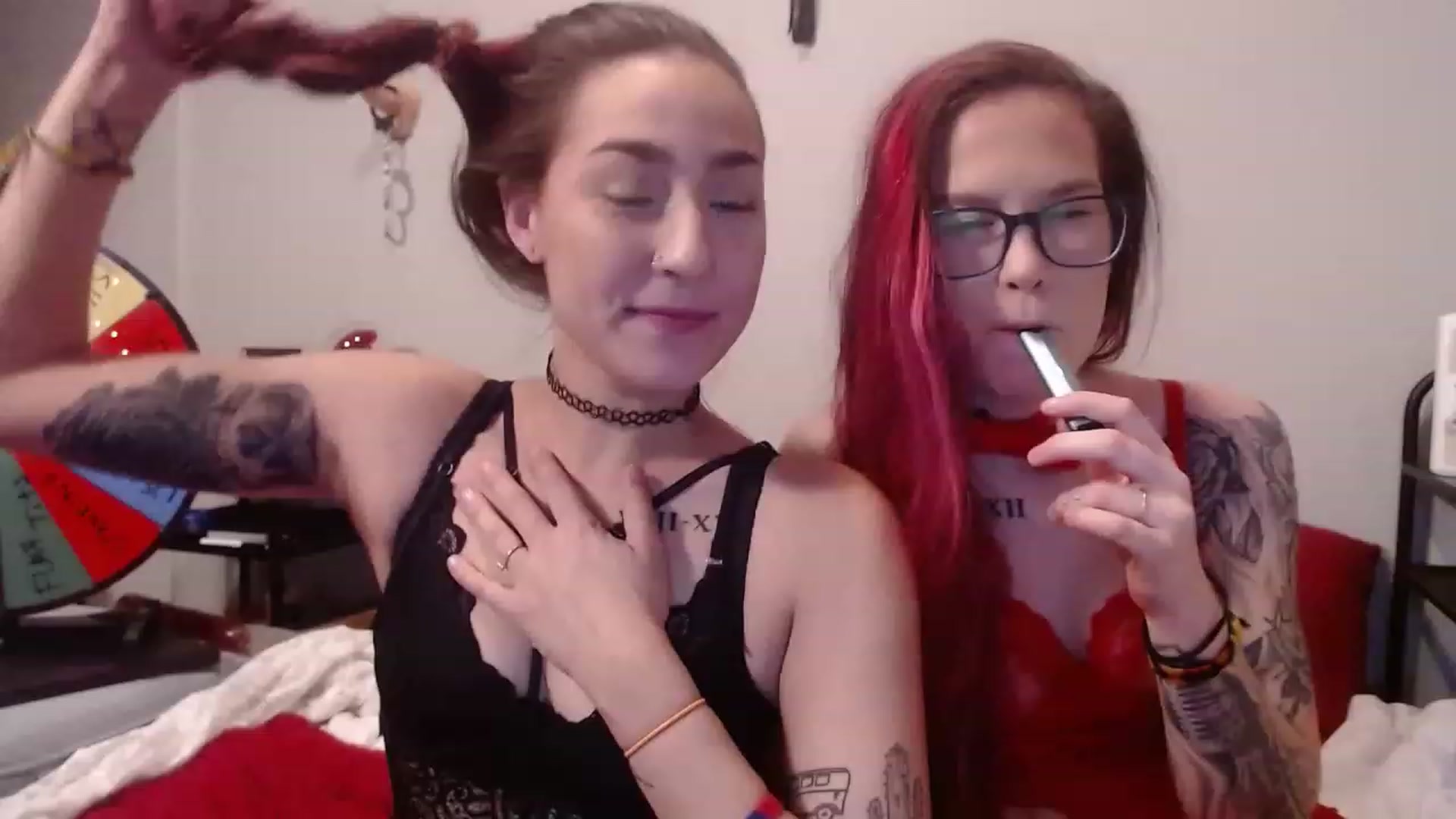 Gallery image thumbnail from Vickyx0x's myfreecams stream on, 12/18/2022, 04:26 image 14 of 20