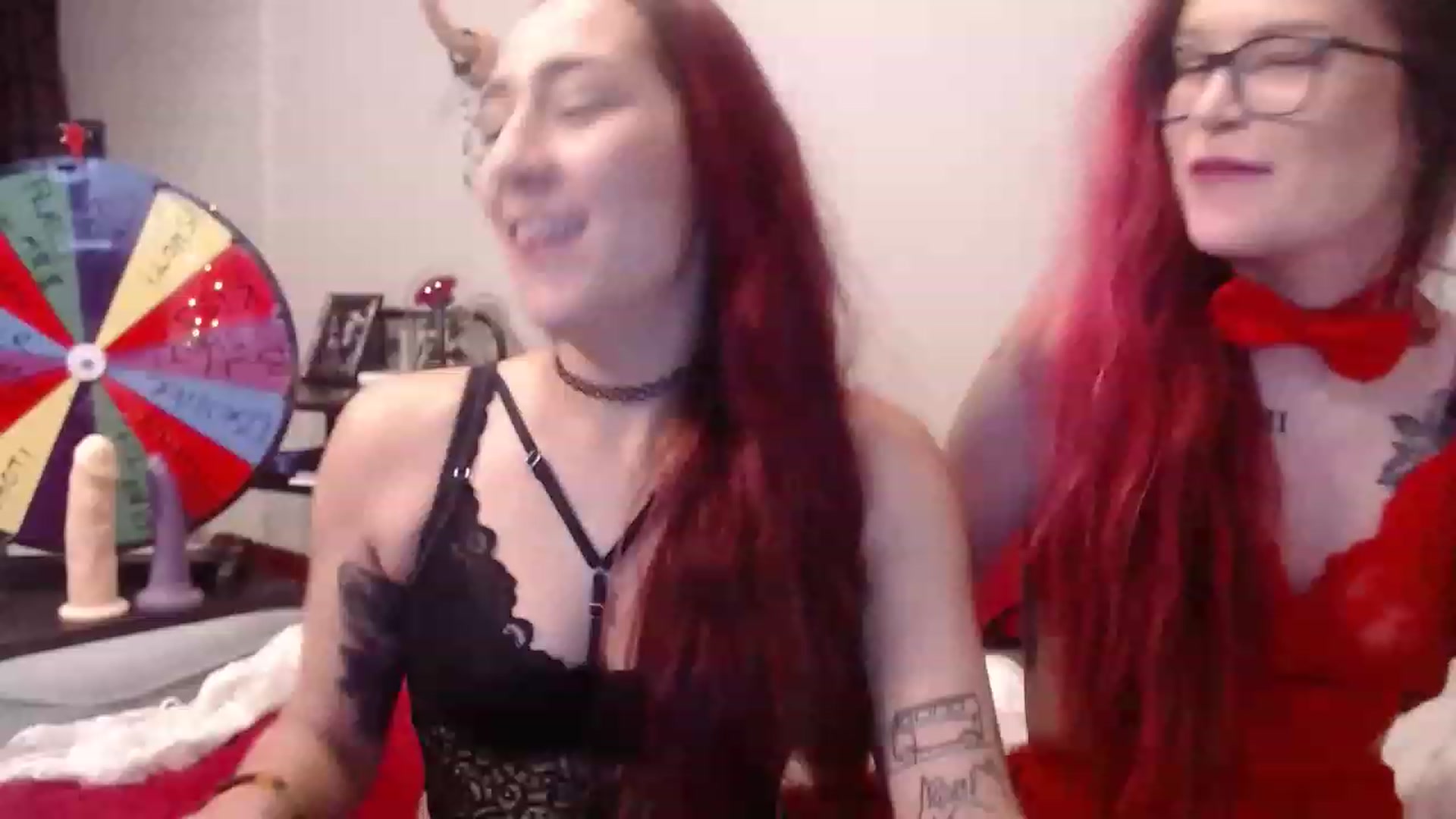 Gallery image thumbnail from Vickyx0x's myfreecams stream on, 12/18/2022, 04:26 image 17 of 20