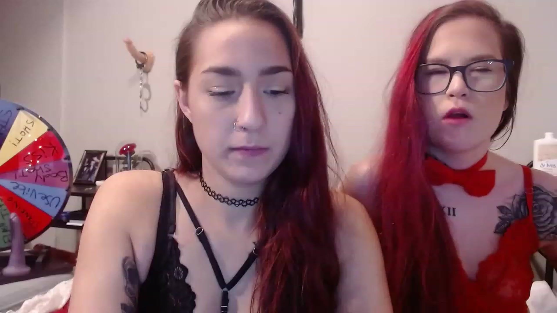 Gallery image thumbnail from Vickyx0x's myfreecams stream on, 12/18/2022, 04:26 image 18 of 20
