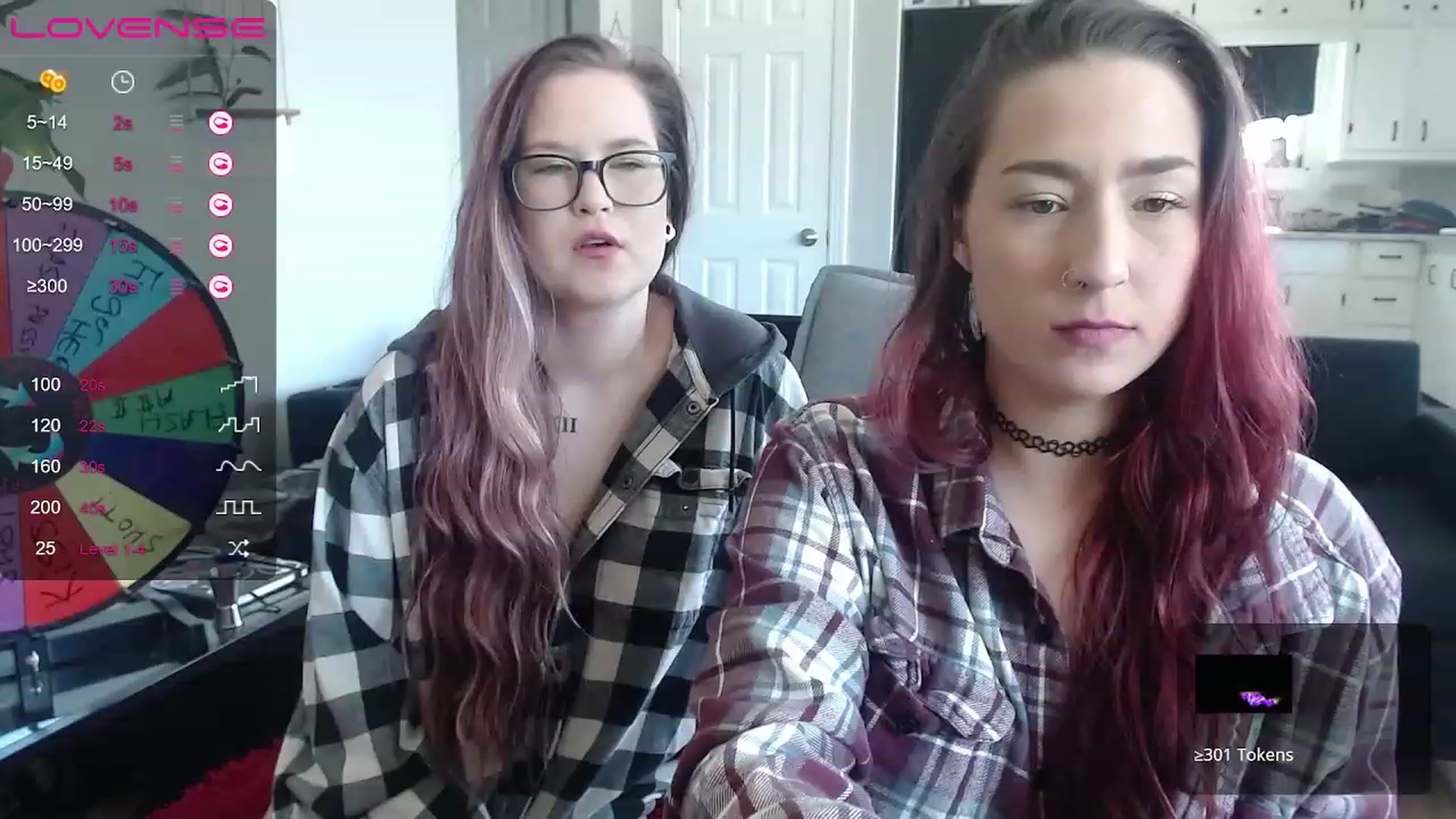 Gallery image thumbnail from Vickyx0x's myfreecams stream on, 04/07/2023, 17:50 image 6 of 20