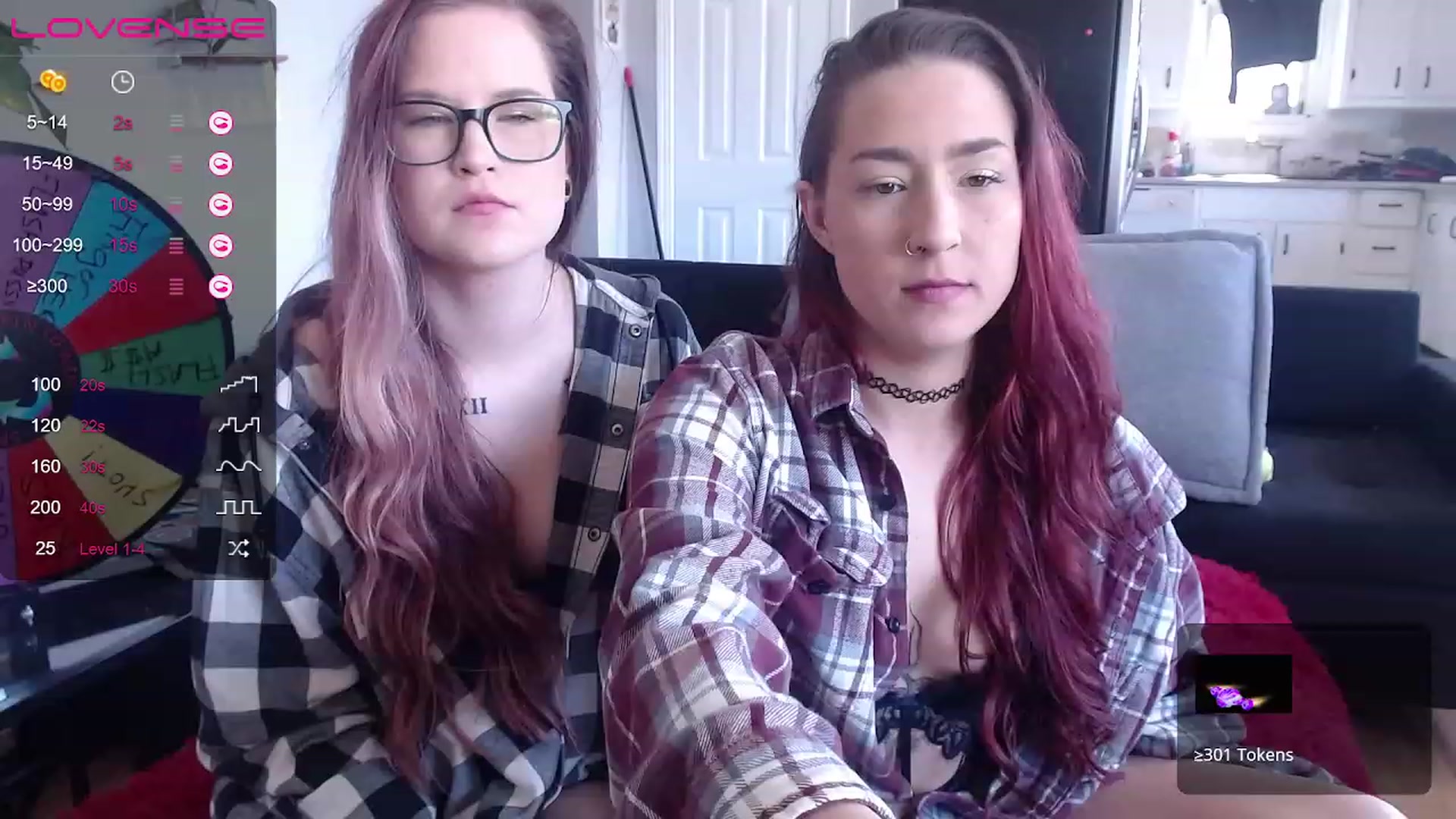 Gallery image thumbnail from Vickyx0x's myfreecams stream on, 04/07/2023, 17:50 image 9 of 20