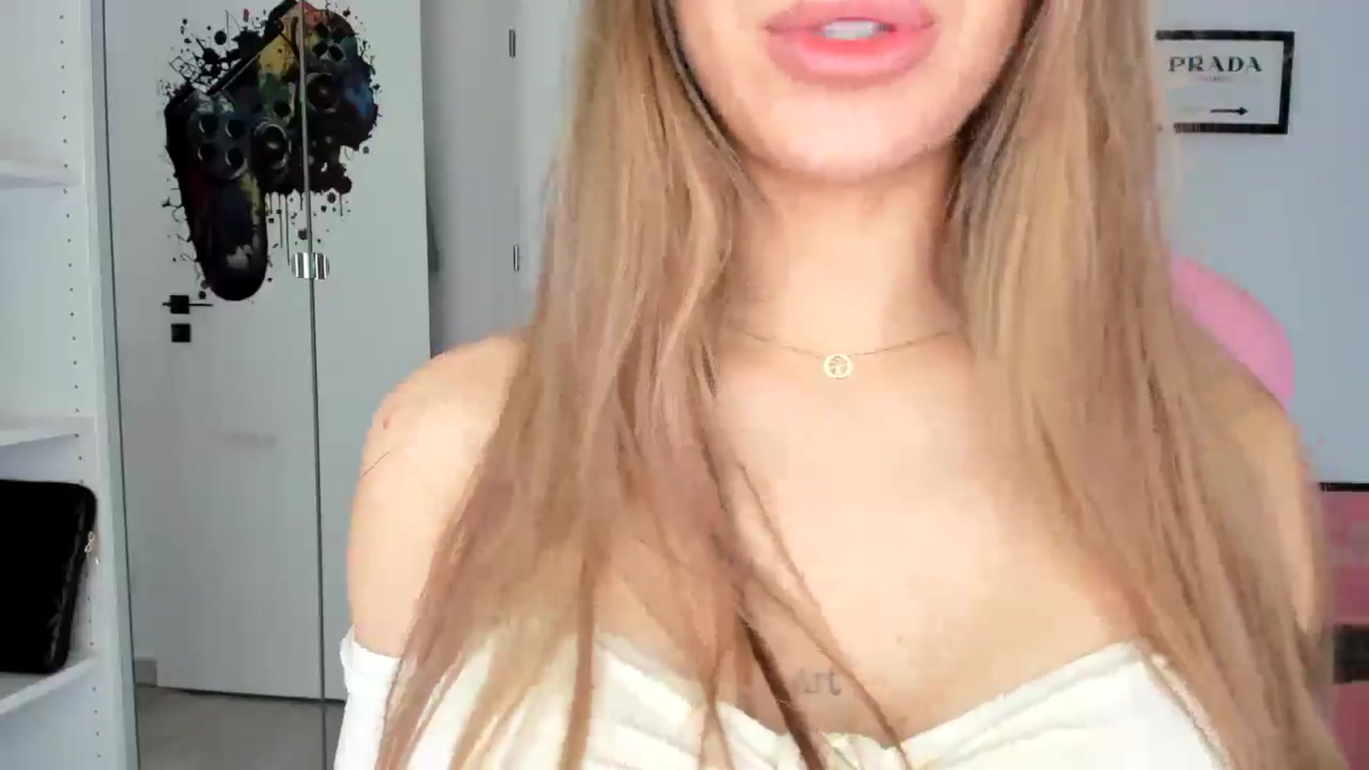 Gallery image thumbnail from Vickyy99's myfreecams stream on, 04/28/2025, 12:05 image 16 of 20
