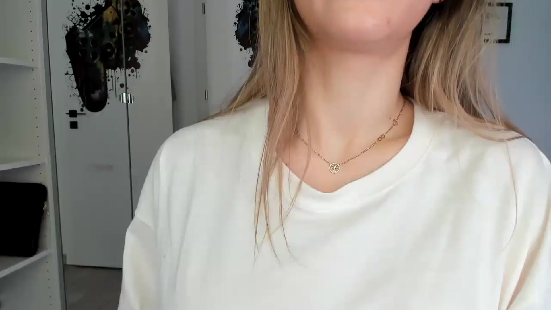 Gallery image thumbnail from Vickyy99's myfreecams stream on, 04/29/2025, 12:51 image 12 of 20