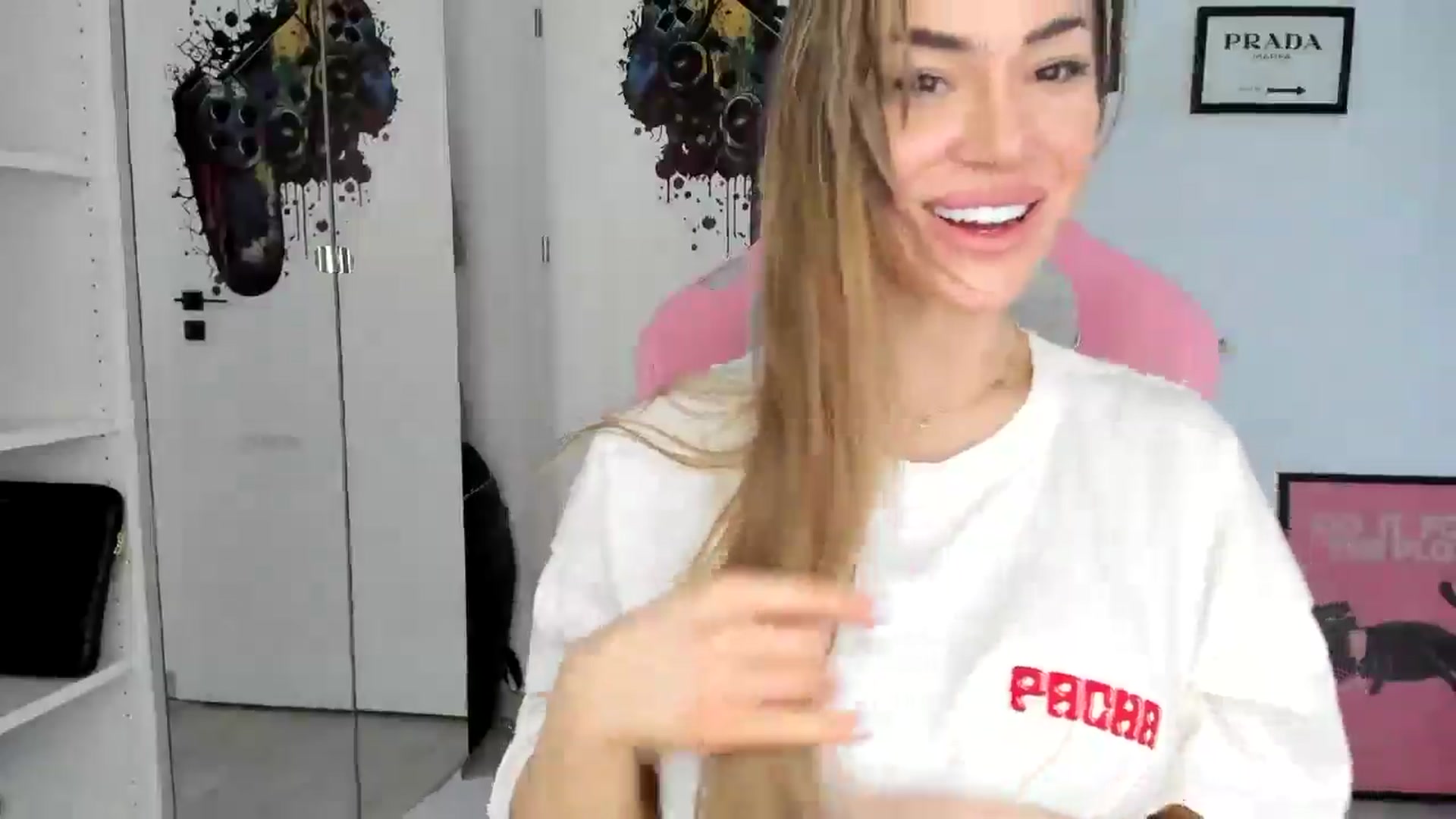 Gallery image thumbnail from Vickyy99's myfreecams stream on, 04/29/2025, 12:51 image 13 of 20