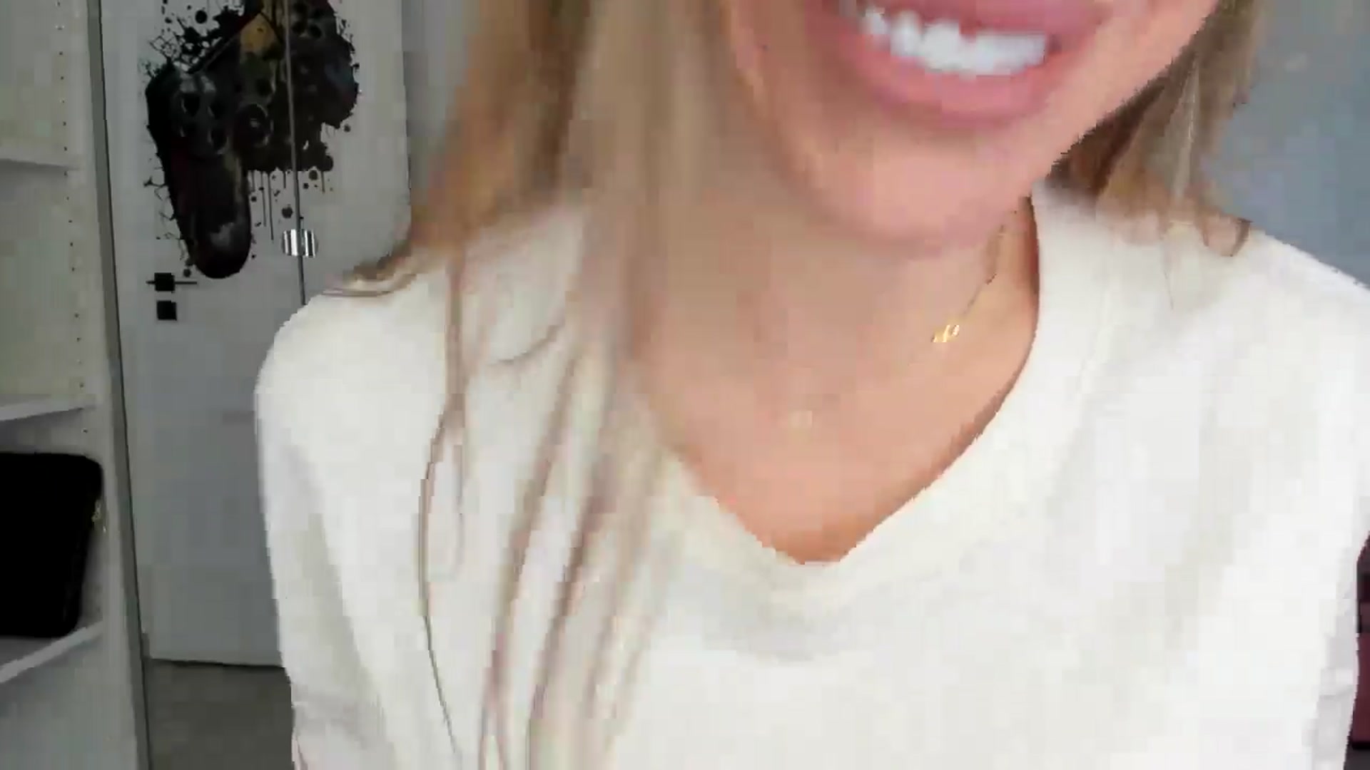 Gallery image thumbnail from Vickyy99's myfreecams stream on, 04/29/2025, 12:51 image 9 of 20