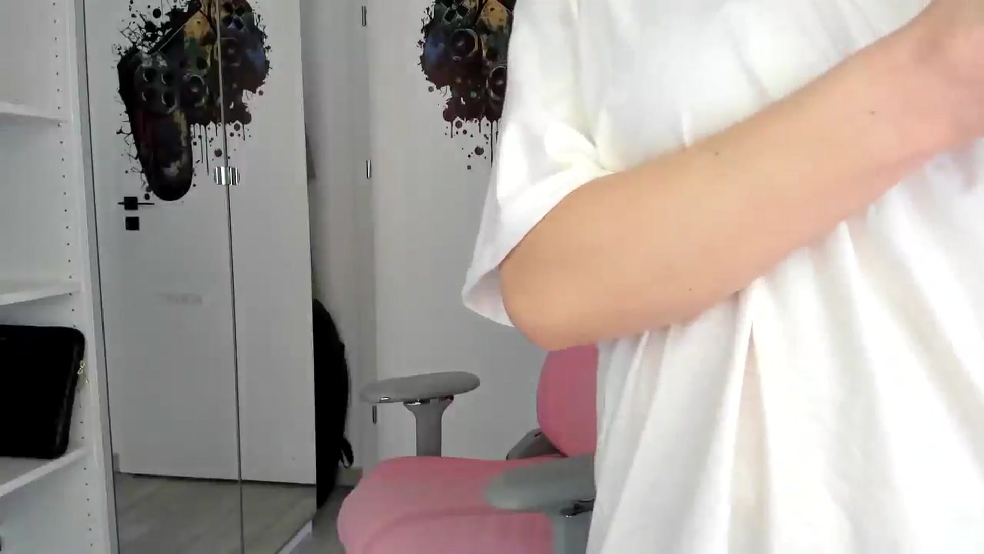 Gallery image thumbnail from Vickyy99's myfreecams stream on, 04/29/2025, 13:47 image 2 of 20