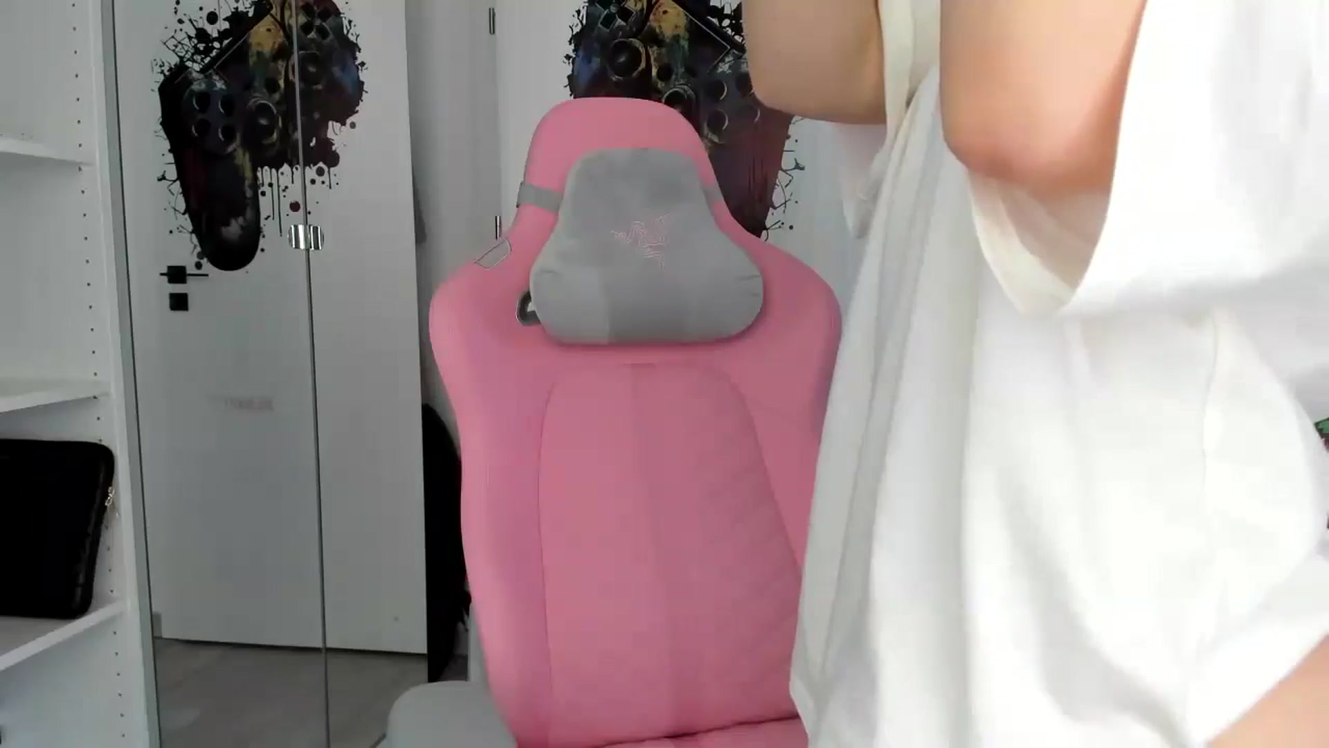 Gallery image thumbnail from Vickyy99's myfreecams stream on, 04/29/2025, 13:47 image 7 of 20