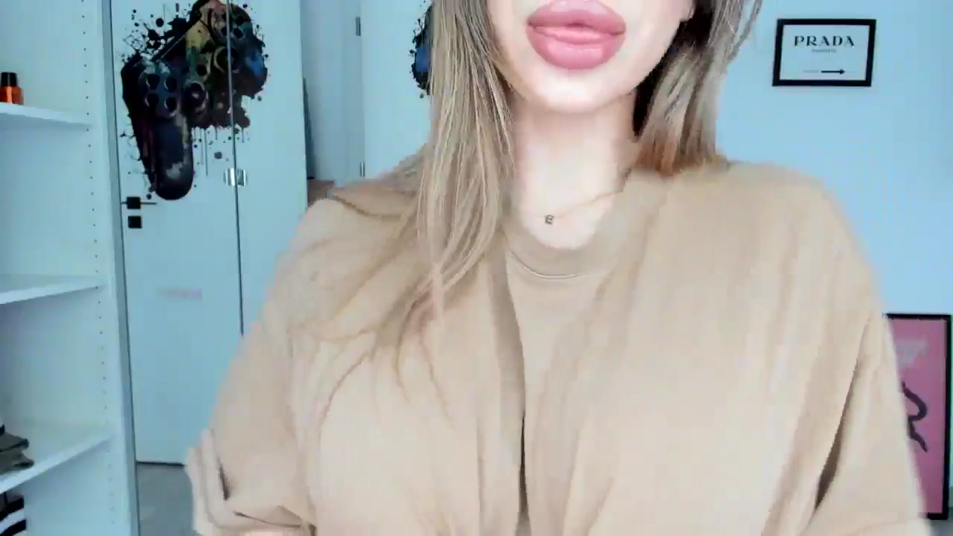Gallery image thumbnail from Vickyy99's myfreecams stream on, 05/12/2025, 11:50 image 14 of 20