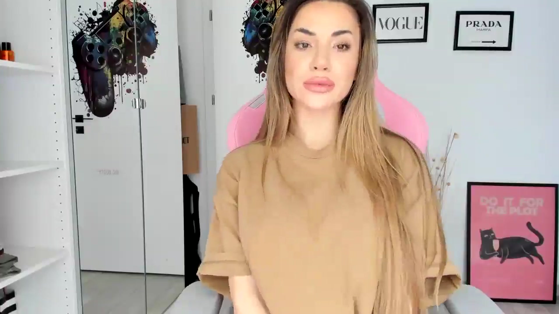 Gallery image thumbnail from Vickyy99's myfreecams stream on, 05/12/2025, 11:50 image 2 of 20