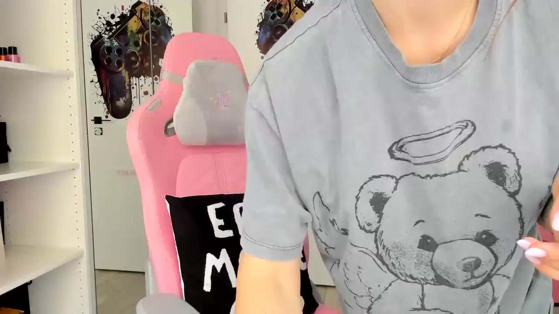 Gallery image thumbnail from Vickyy99's myfreecams stream on, 07/14/2025, 13:59 image 9 of 20