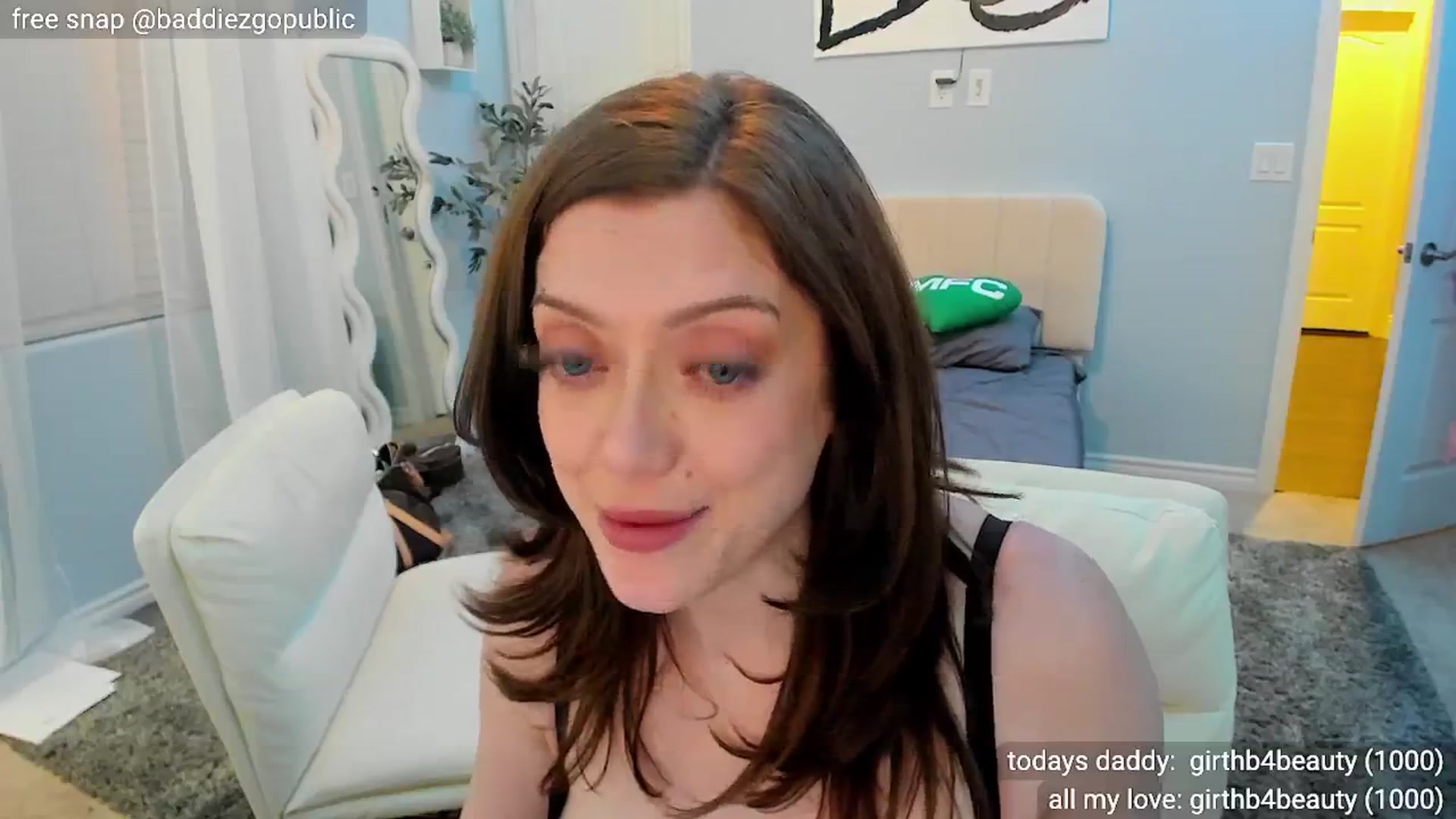 Gallery image thumbnail from VictoriaFox's myfreecams stream on, 05/15/2024, 05:23 image 12 of 20