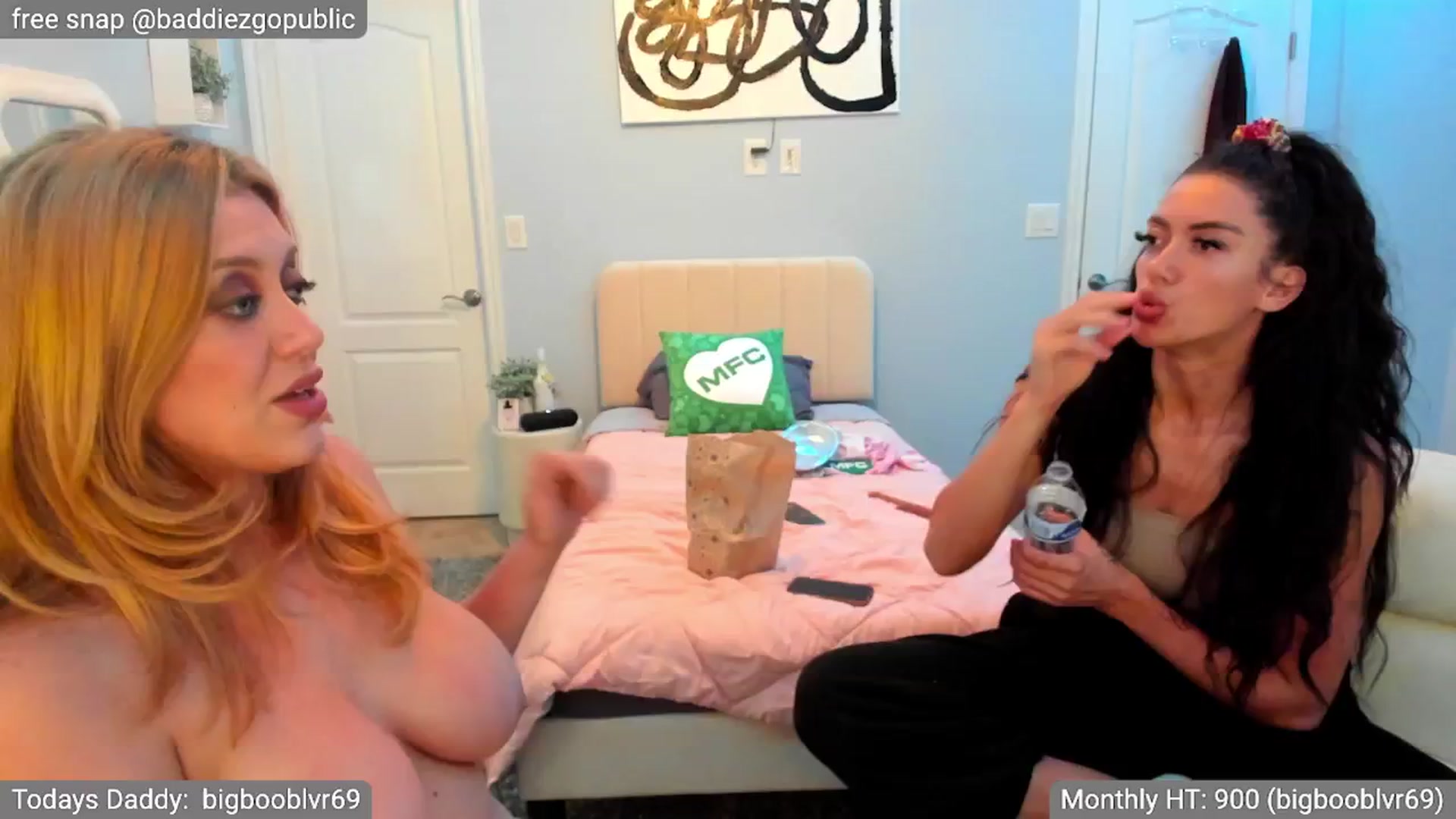 Gallery image thumbnail from VictoriaFox's myfreecams stream on, 09/11/2024, 07:14 image 8 of 20