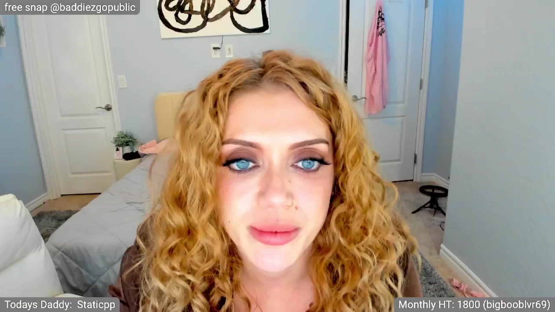 Gallery image thumbnail from VictoriaFox's myfreecams stream on, 09/22/2024, 08:51 image 16 of 20