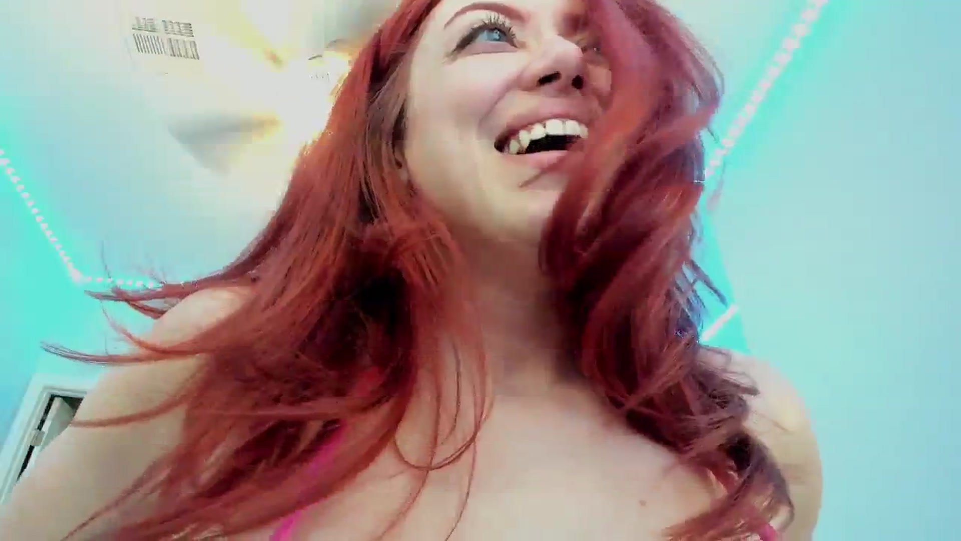 Gallery image thumbnail from VictoriaFox's myfreecams stream on, 11/25/2024, 09:29 image 9 of 20