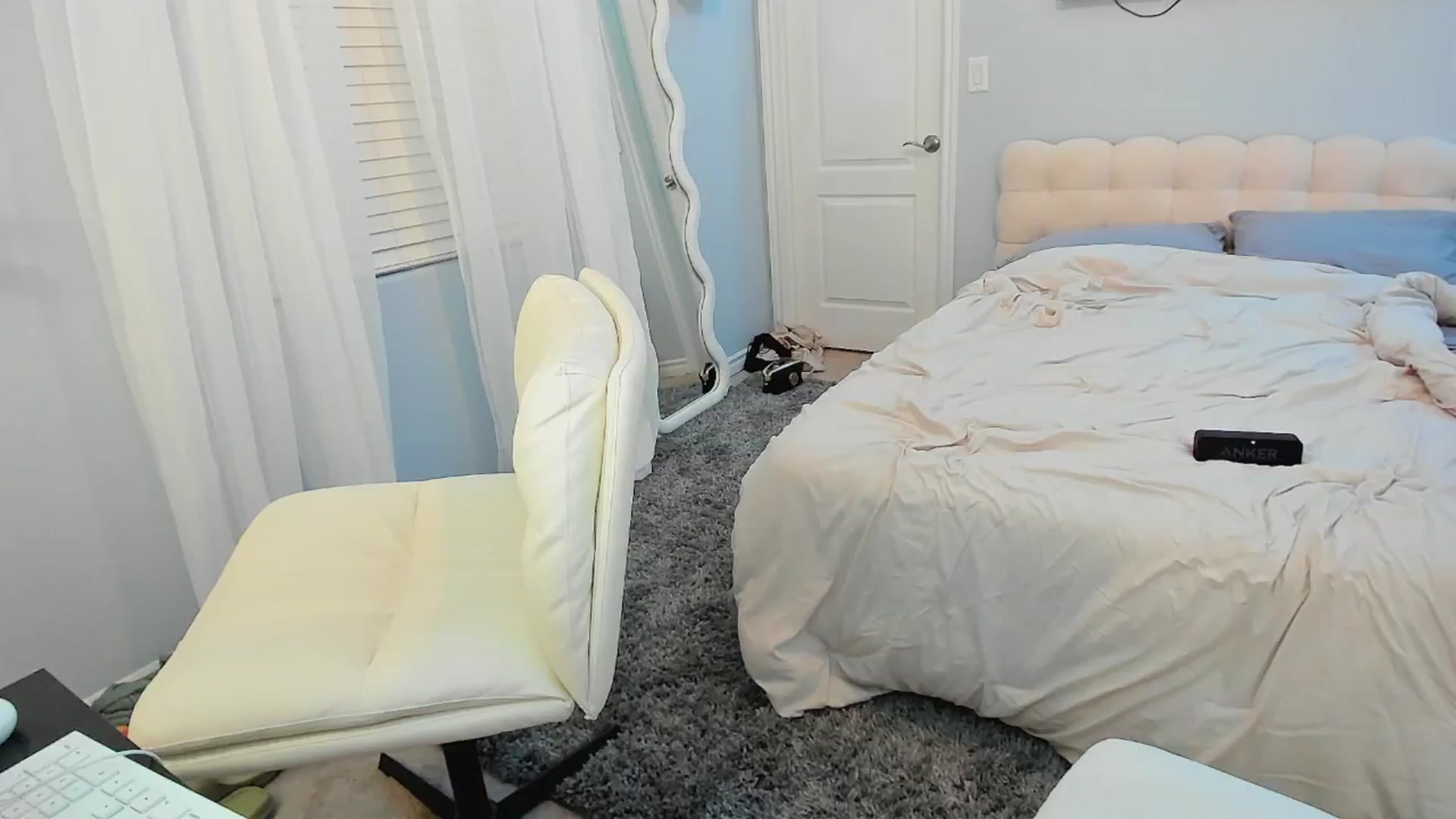 Gallery image thumbnail from VictoriaFox's myfreecams stream on, 11/27/2024, 11:16 image 18 of 20