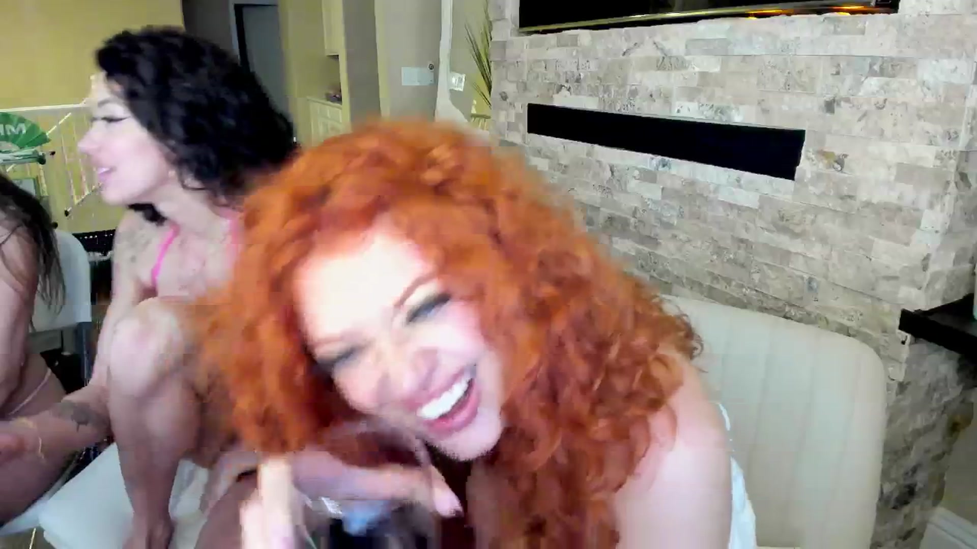 Gallery image thumbnail from VictoriaFox's myfreecams stream on, 02/18/2025, 06:42 image 10 of 20
