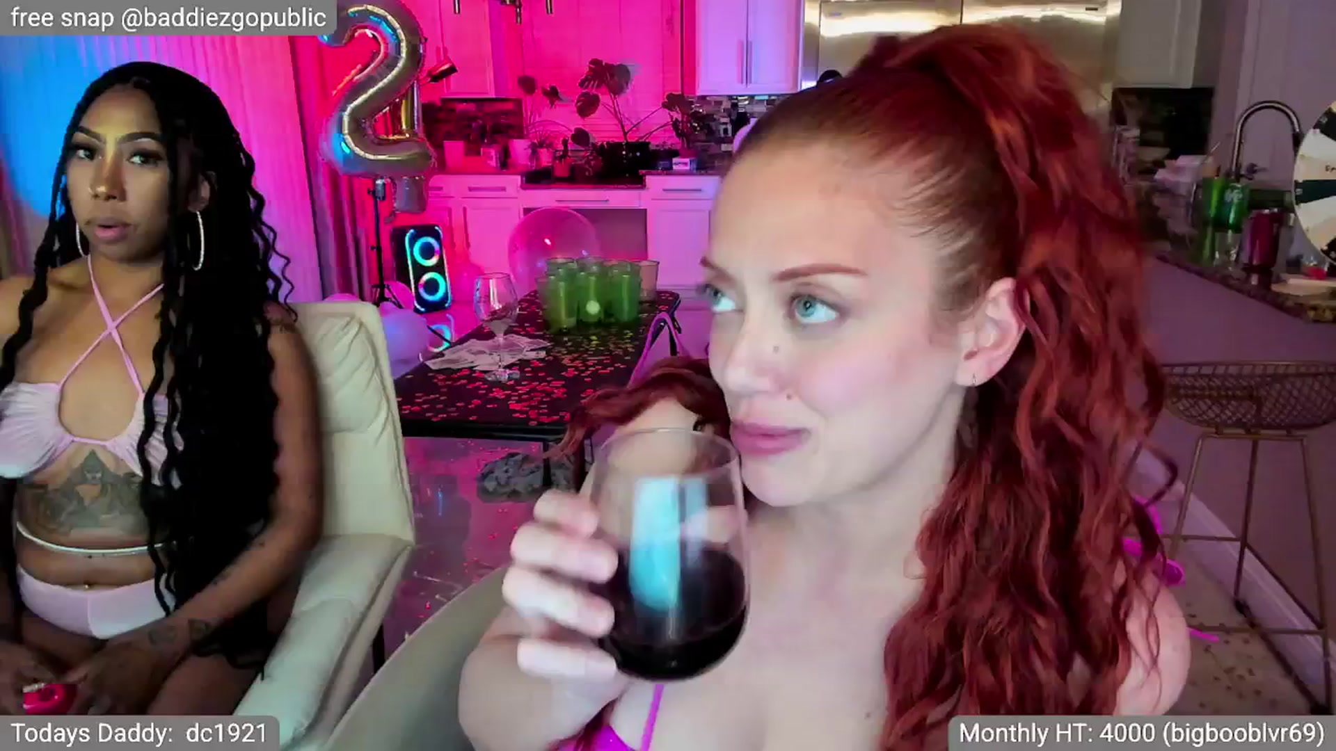 Gallery image thumbnail from VictoriaFox's myfreecams stream on, 03/19/2025, 12:08 image 1 of 20
