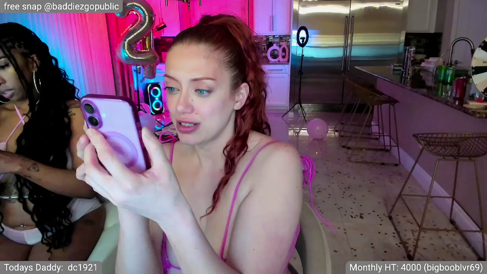 Gallery image thumbnail from VictoriaFox's myfreecams stream on, 03/19/2025, 12:08 image 3 of 20